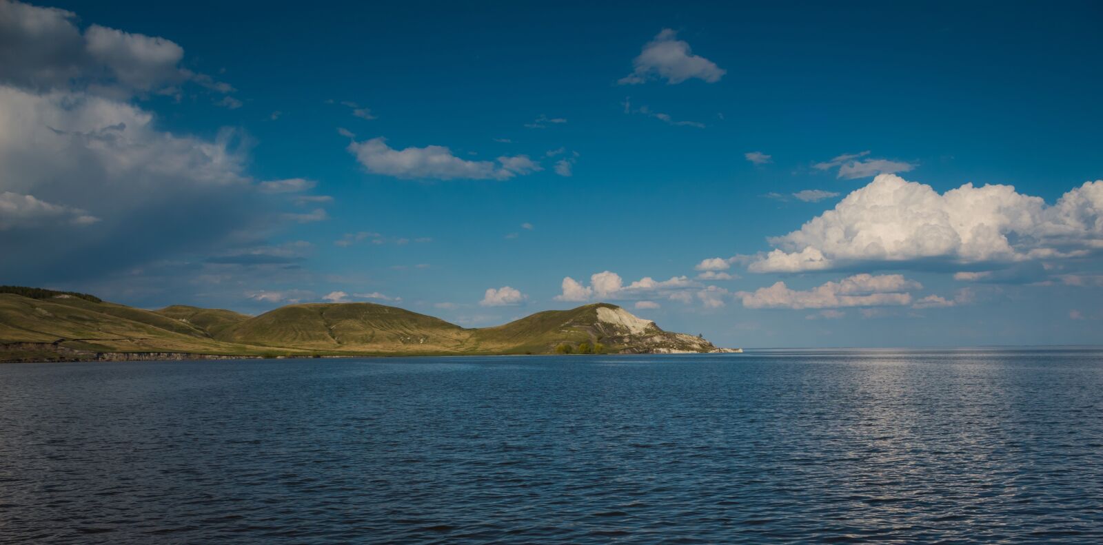 Canon EOS 650D (EOS Rebel T4i / EOS Kiss X6i) sample photo. Landscape, horizon, blue sky photography
