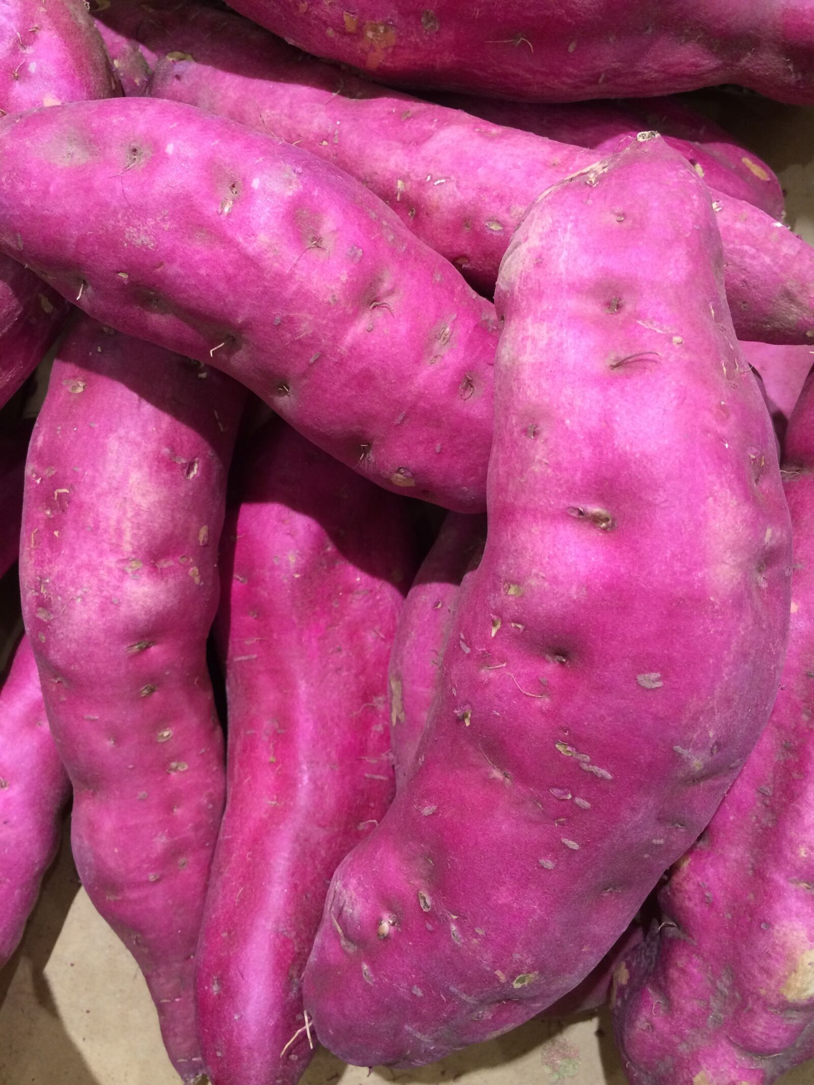 iPhone 5s back camera 4.15mm f/2.2 sample photo. Sweet potato, purple, seiyu photography
