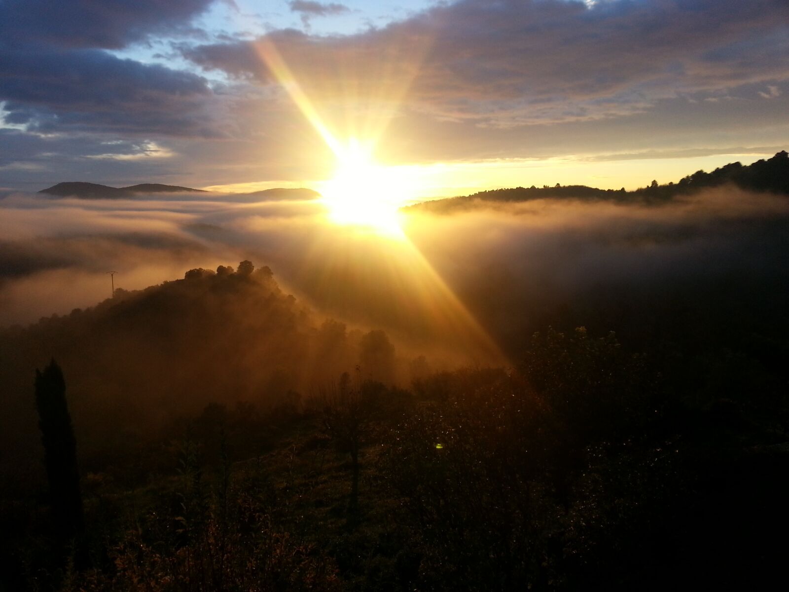 Samsung Galaxy Note2 sample photo. Sunset, sun, cévennes photography