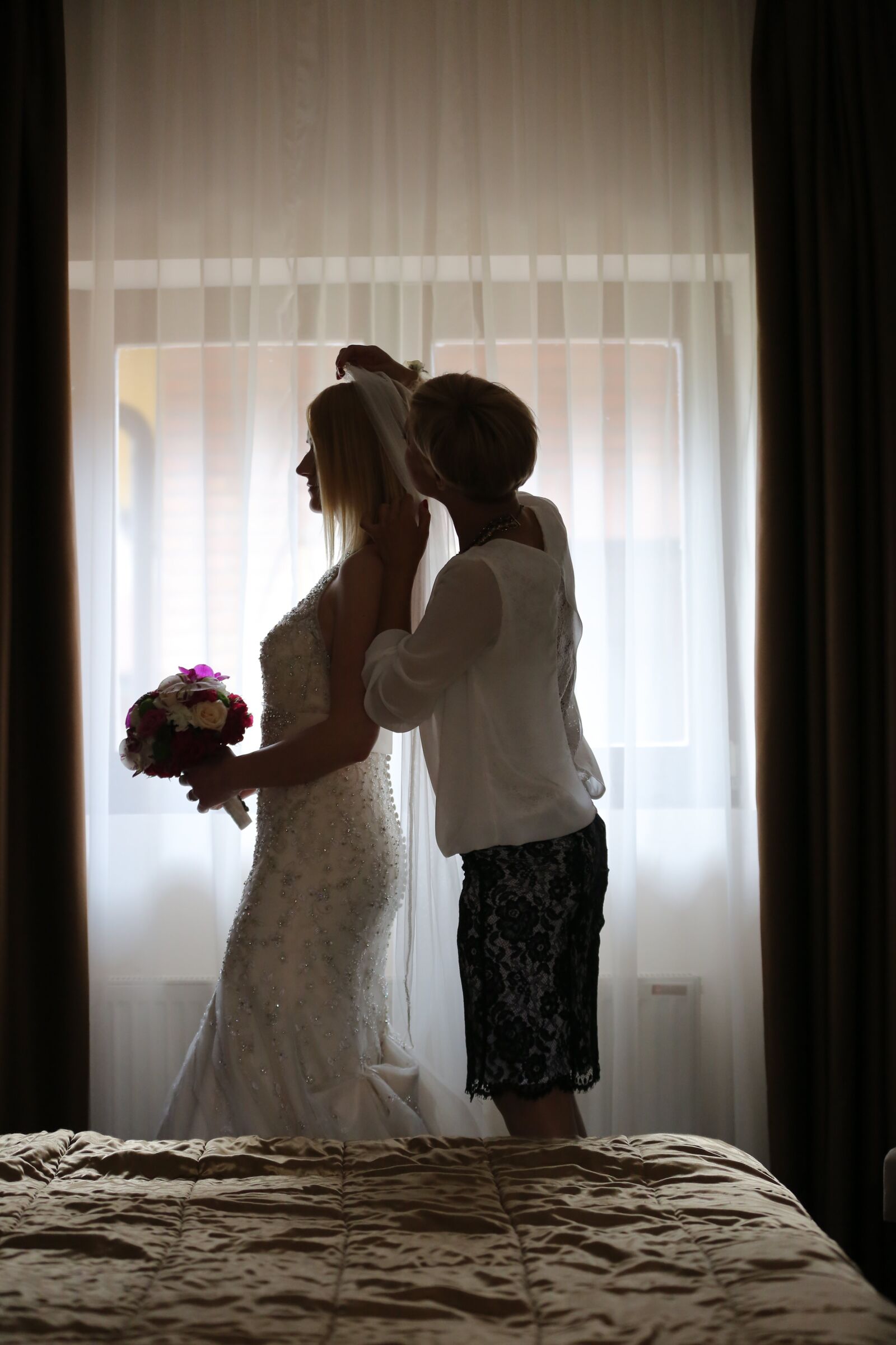 Canon EOS 5D Mark III sample photo. Preparation, wedding dress, bride photography