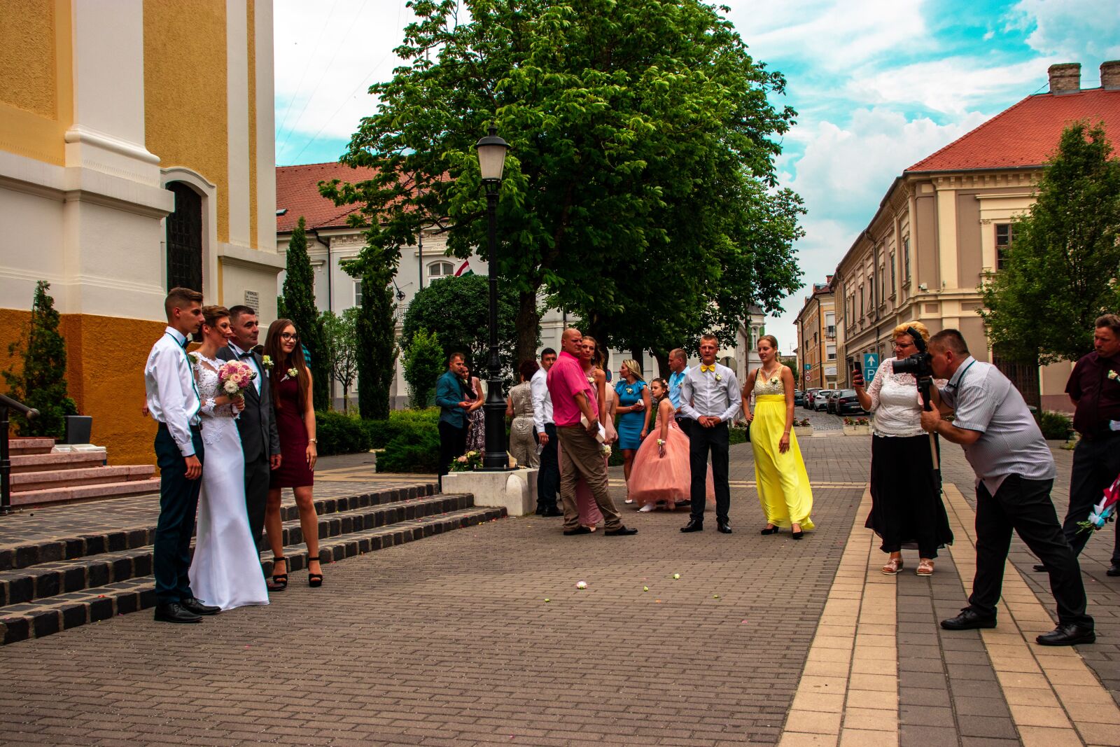 Canon EF-S 18-55mm F4-5.6 IS STM sample photo. Wedding, marriage, crowd photography