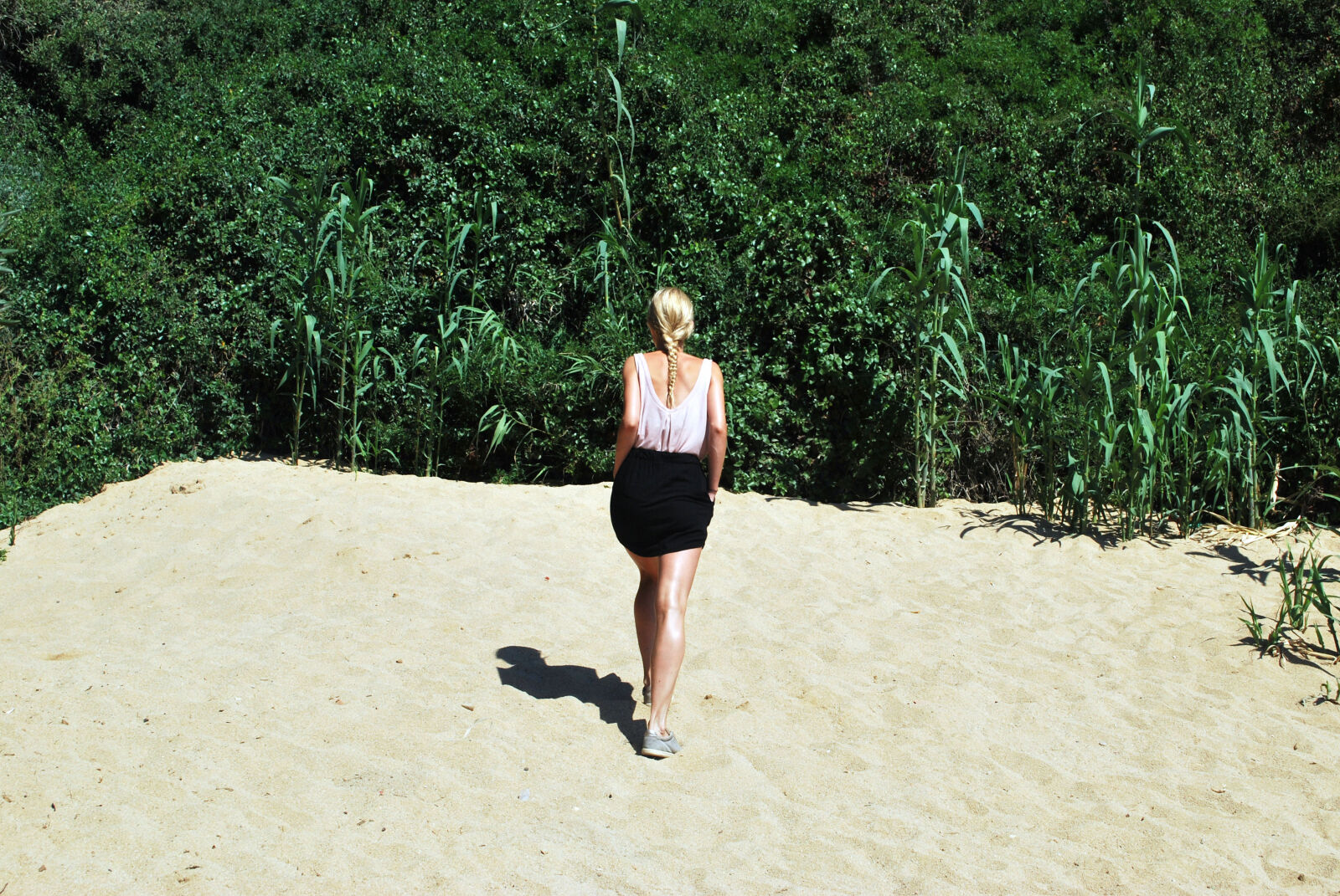 Nikon D60 sample photo. Woman, walking, on, sand photography