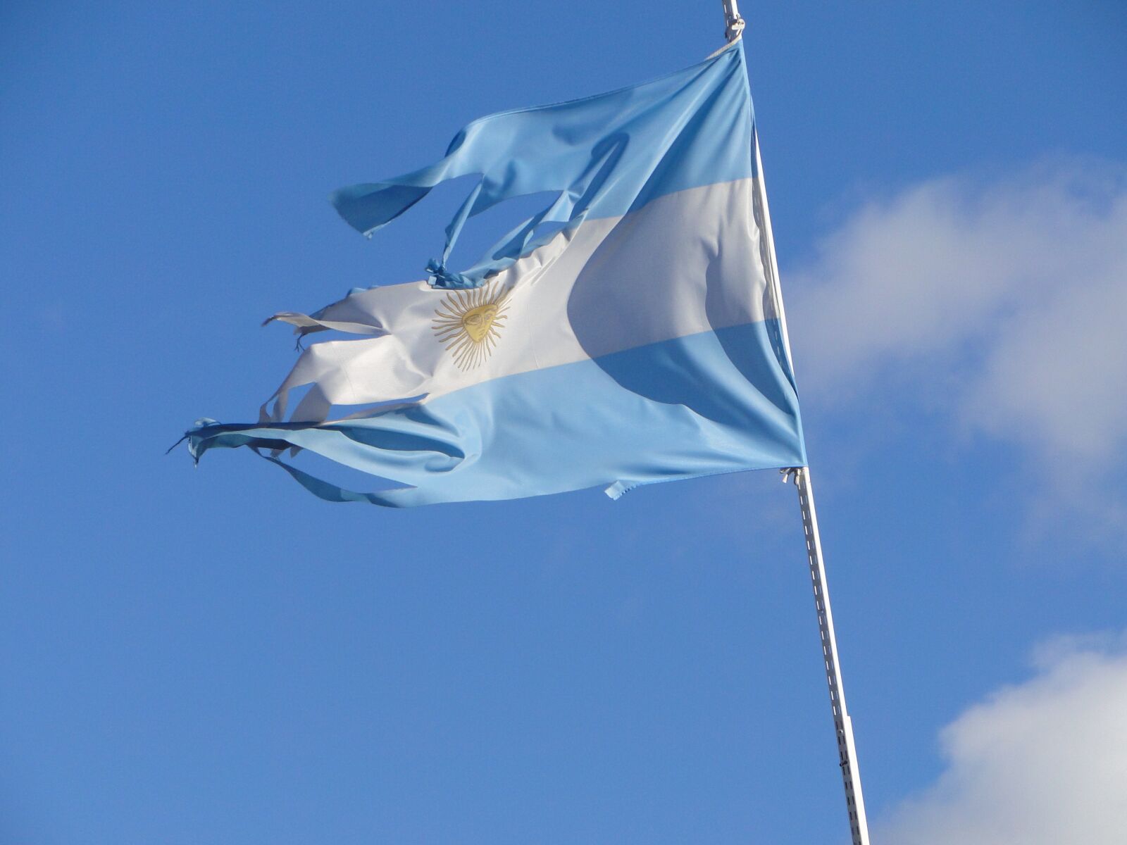 Sony Cyber-shot DSC-HX1 sample photo. Flag, argentina, flaming photography