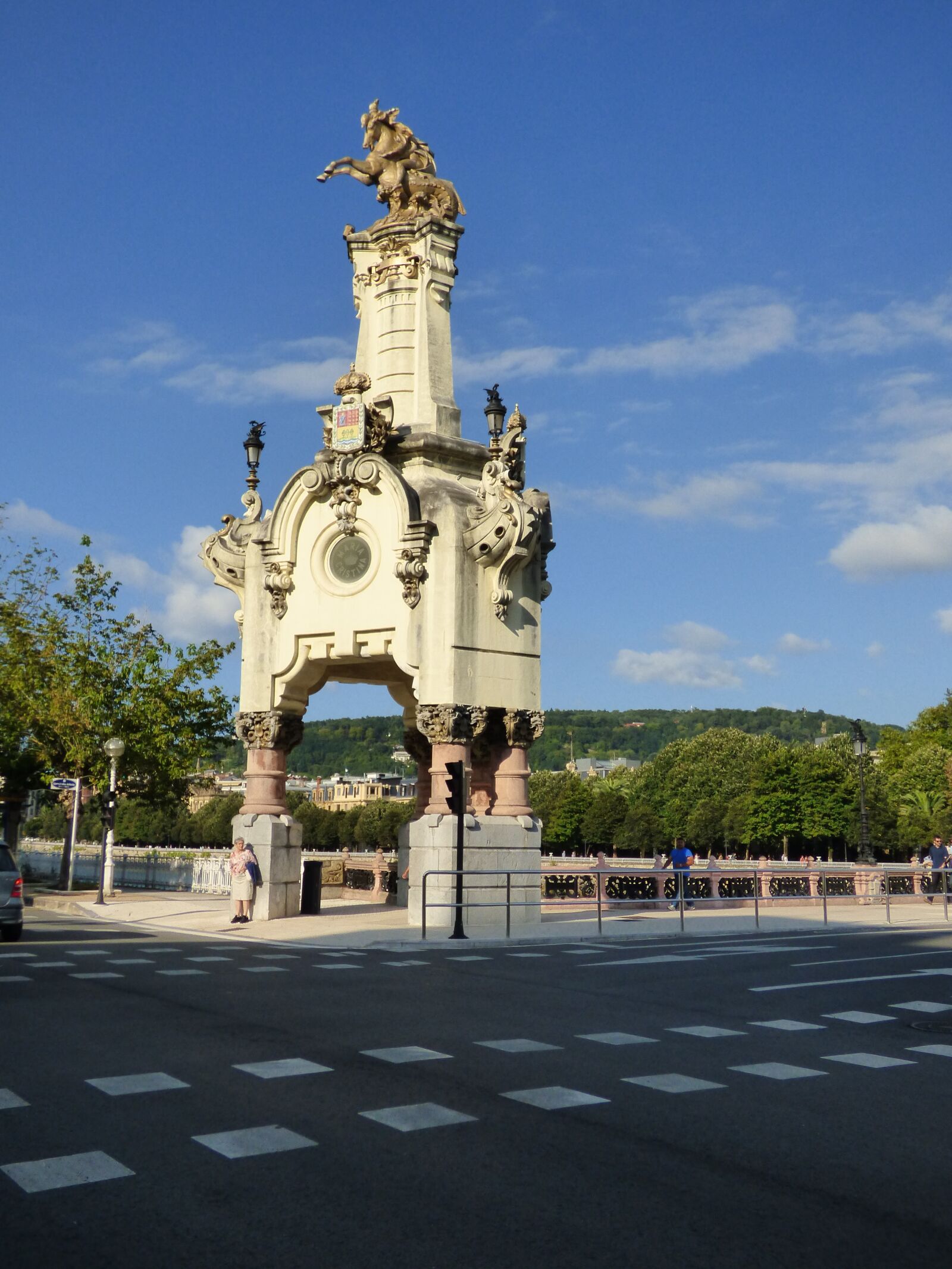 Panasonic DMC-FZ72 sample photo. San sebastian, spain, obelisks photography