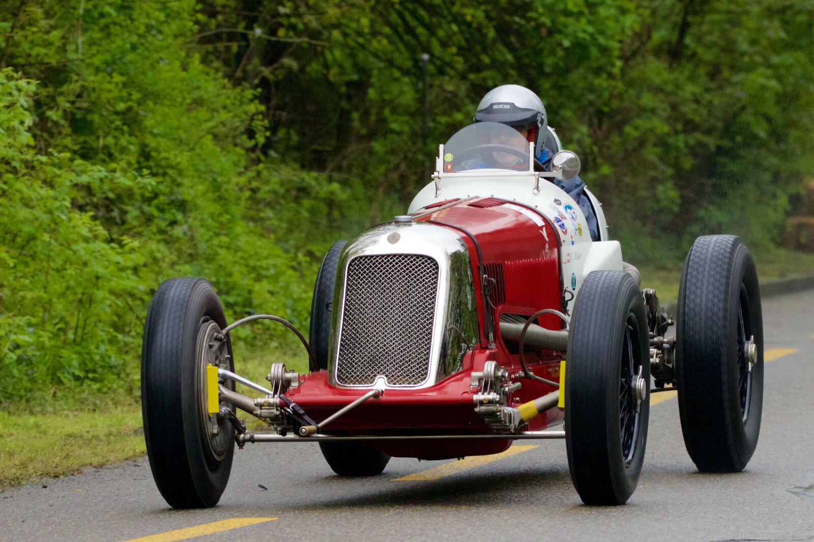 Canon EOS 70D sample photo. Oldtimer, racing car, wet photography