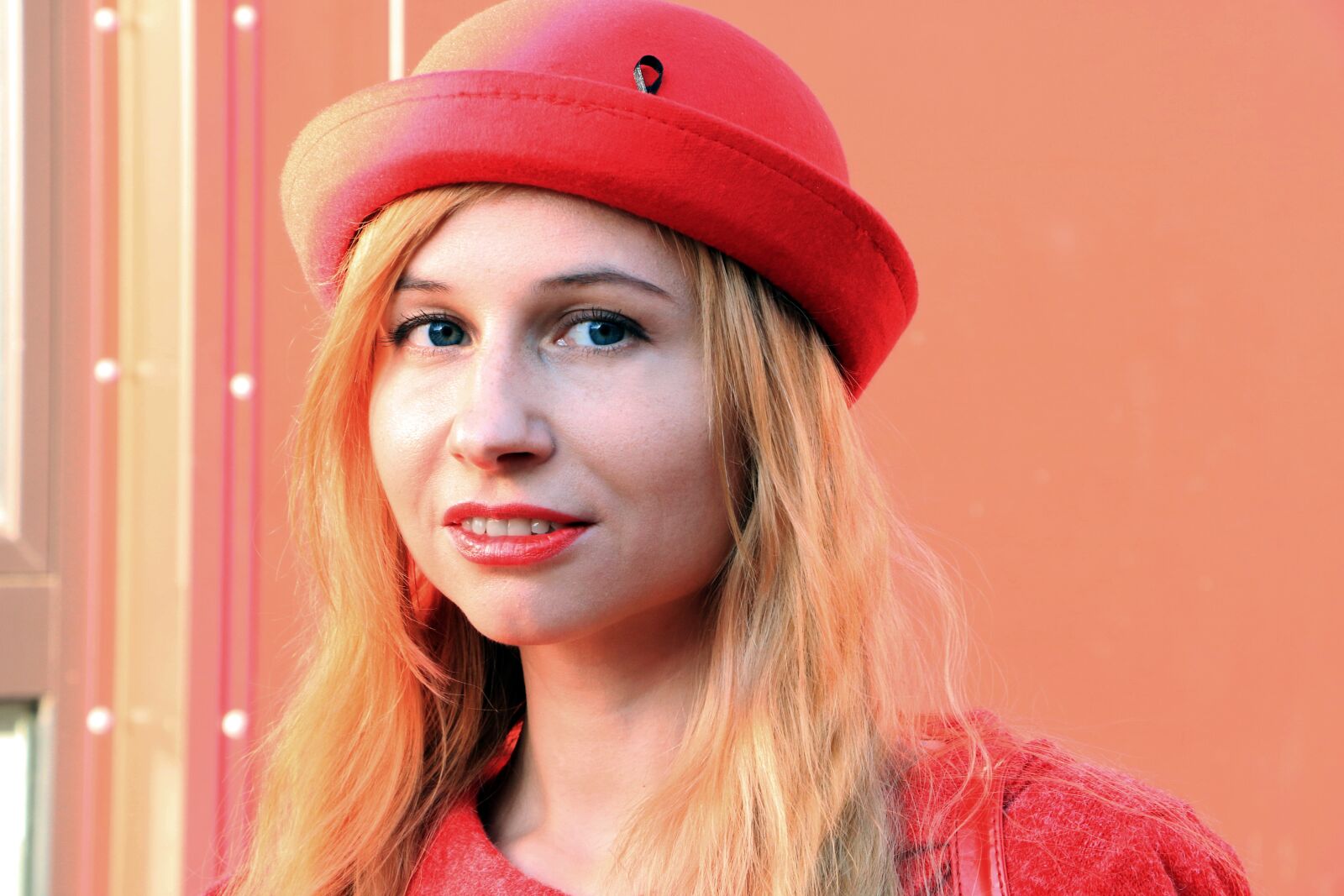 Canon EOS 750D (EOS Rebel T6i / EOS Kiss X8i) sample photo. The woman in red photography