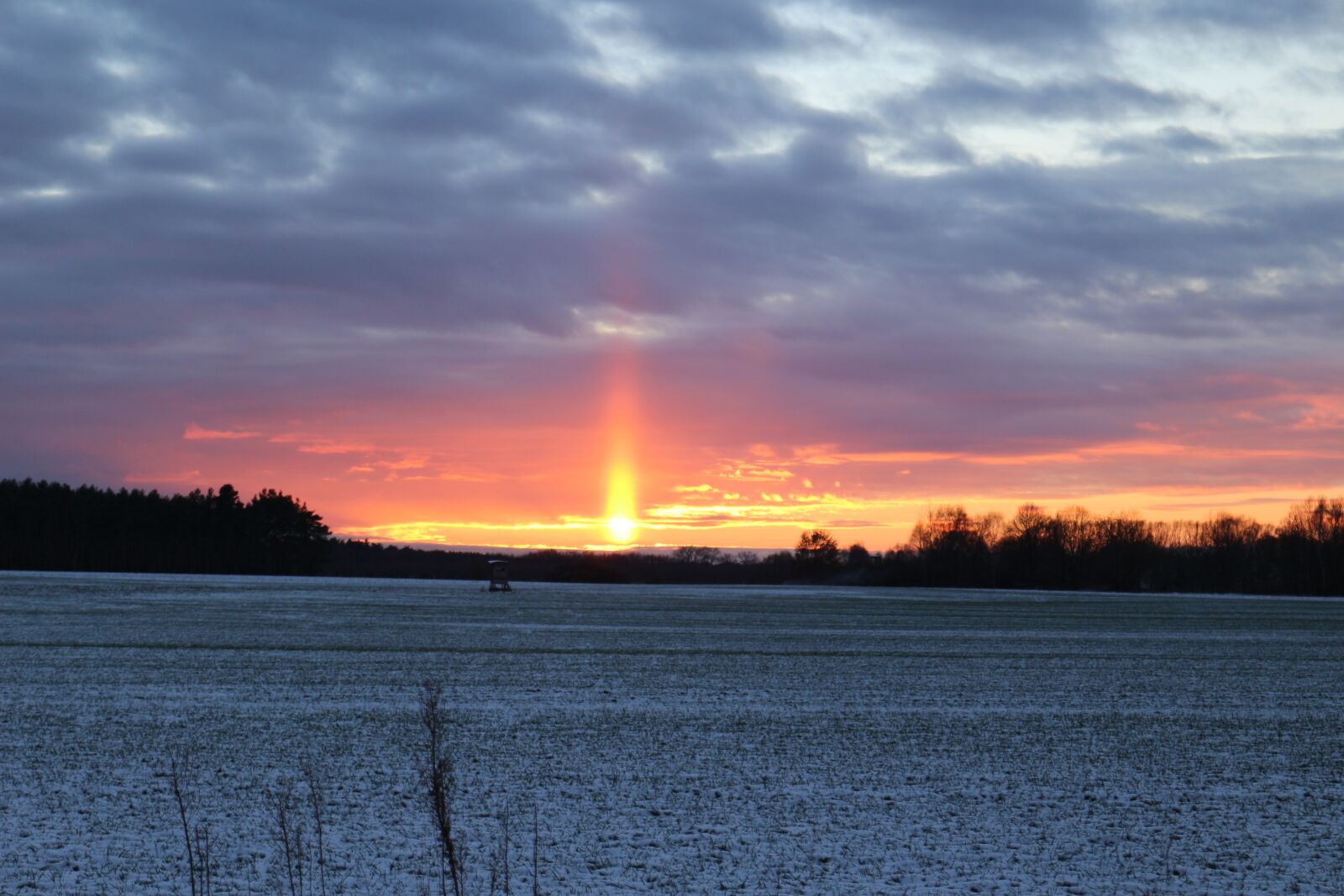 Canon EOS 100D (EOS Rebel SL1 / EOS Kiss X7) sample photo. Sunpillar, weather phenomenon, wintry photography
