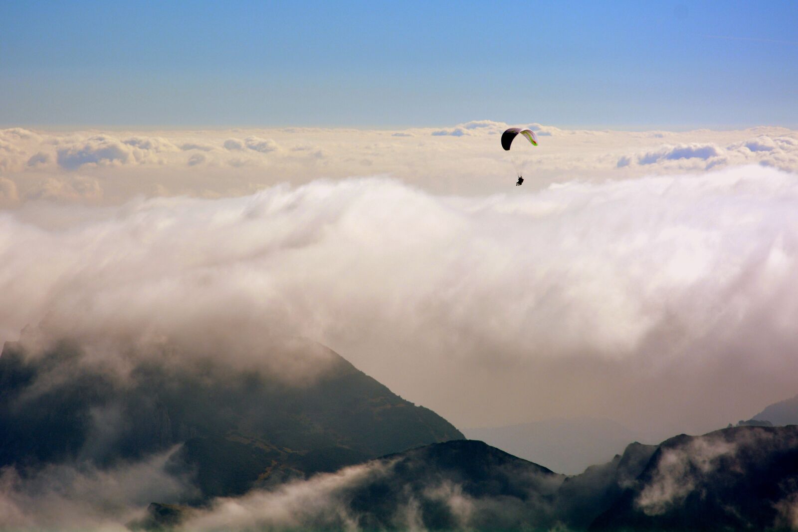 Nikon D7100 sample photo. Paragliding, clouds, mountain photography
