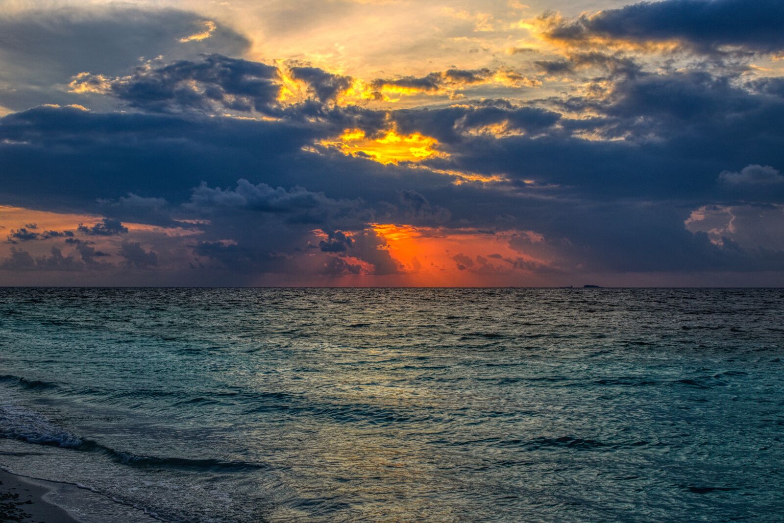 Canon EOS 750D (EOS Rebel T6i / EOS Kiss X8i) sample photo. Yellow sky, nature, sunrise photography