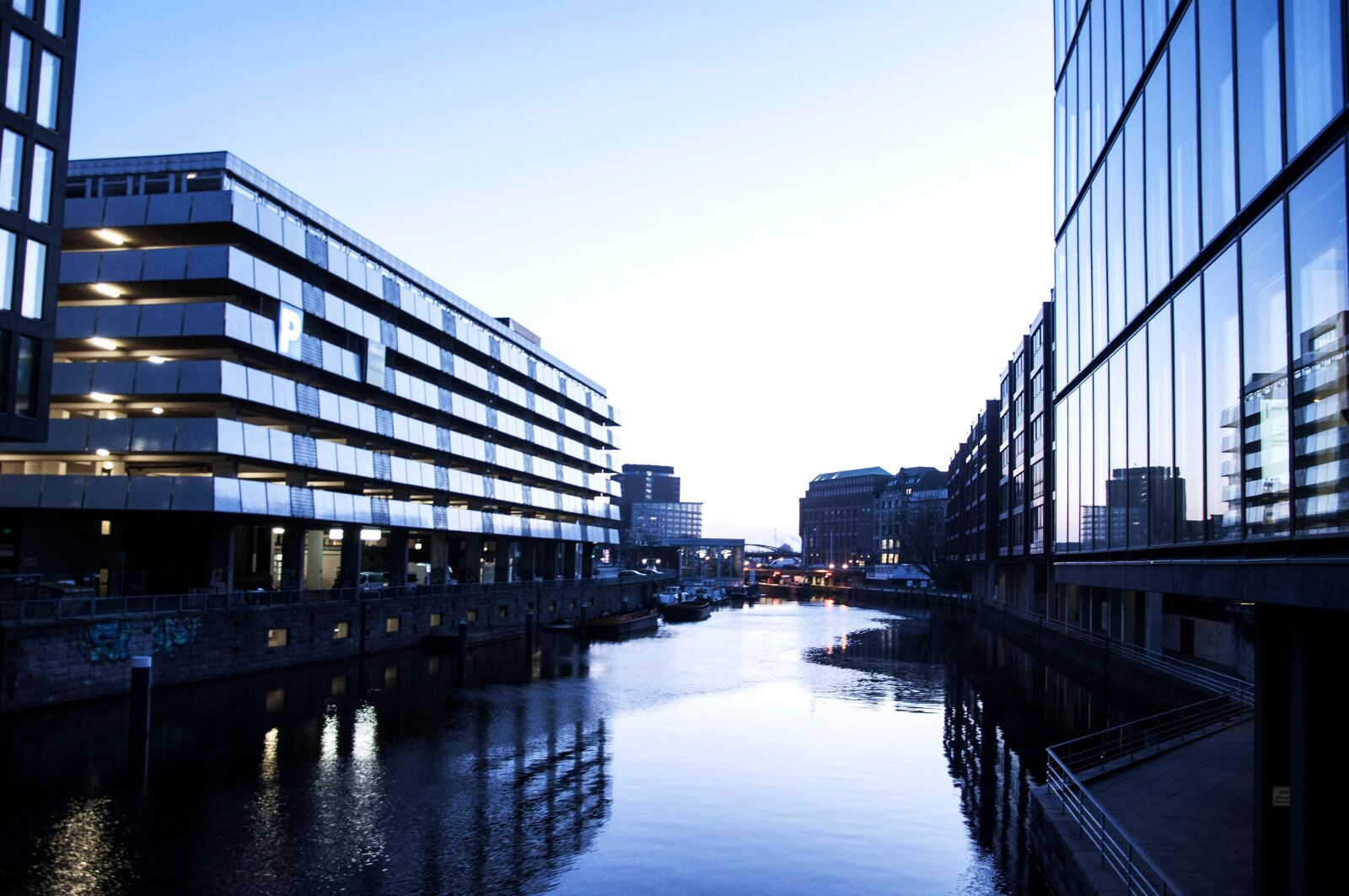 Nikon D90 sample photo. River, city, building photography