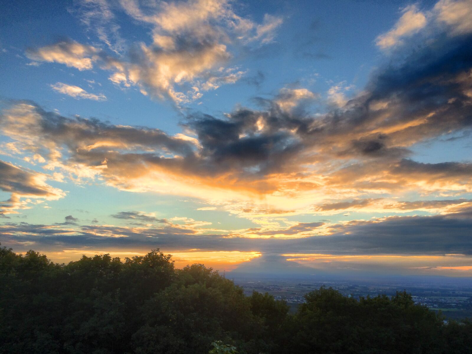 iPhone 5s back camera 4.15mm f/2.2 sample photo. Sunset, clouds, evening sky photography