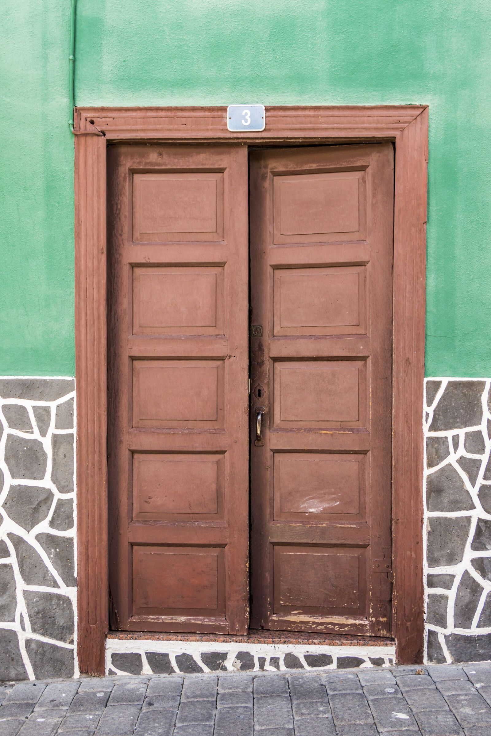 Canon EOS 70D sample photo. Door, goal, old door photography