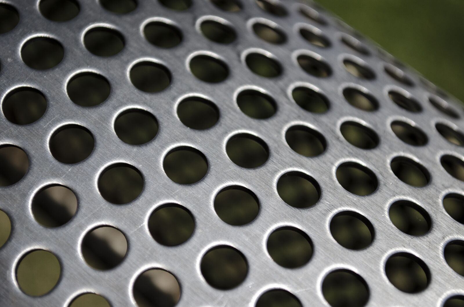 Nikon D5100 sample photo. The background, metal, round photography