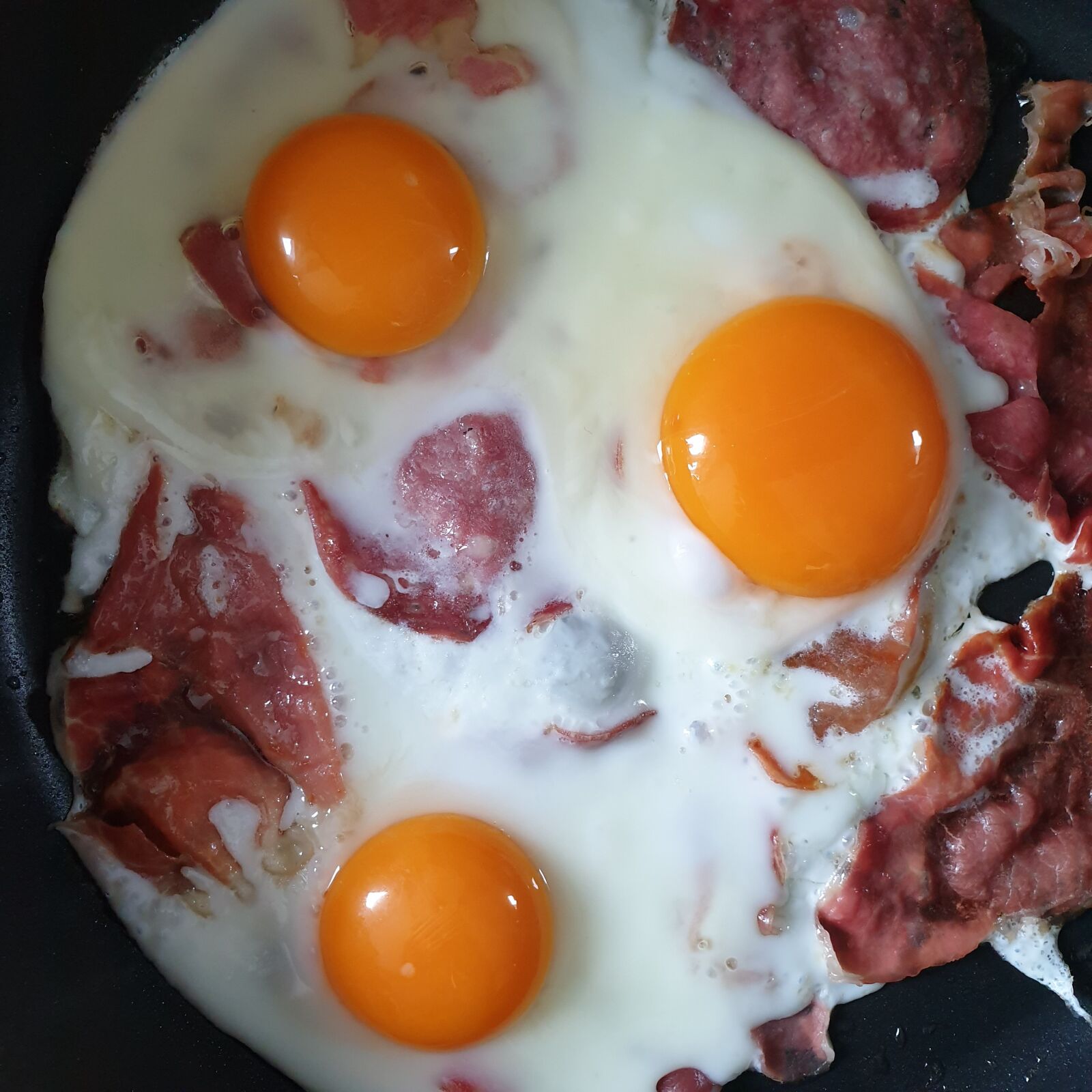 Samsung Galaxy S9 sample photo. Fried eggs, eat, large photography