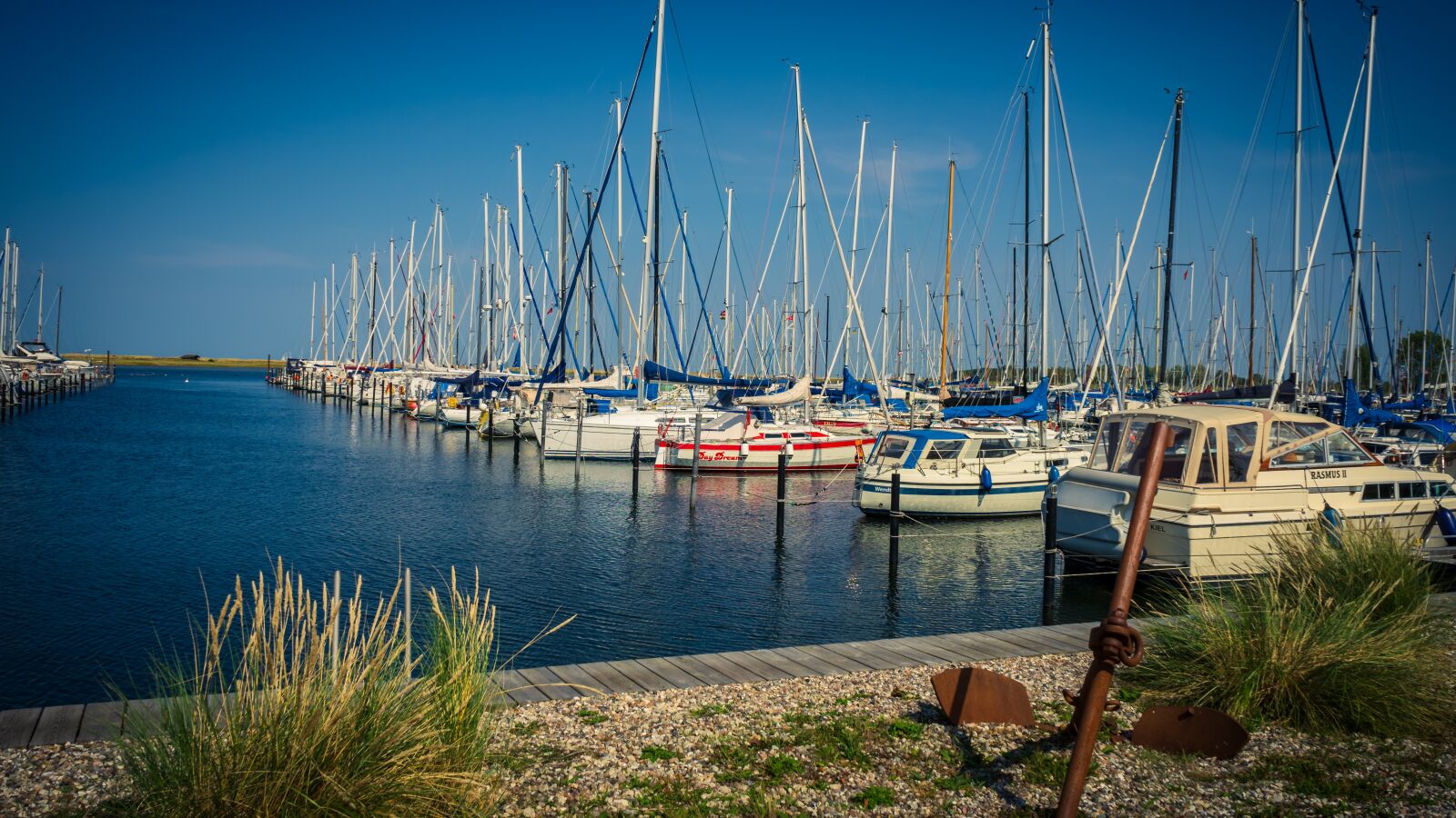Sony a7 II + Sony FE 28-70mm F3.5-5.6 OSS sample photo. Port, boats, water photography