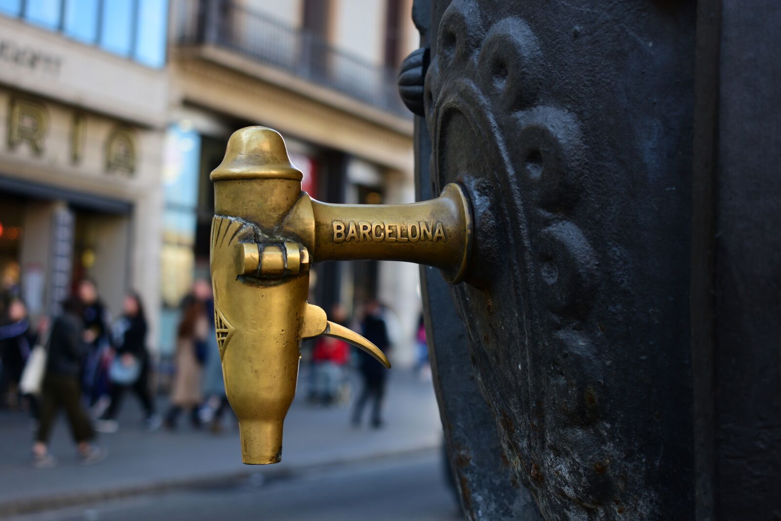 Nikon D7200 sample photo. Barcelona, canaletas, fountain photography