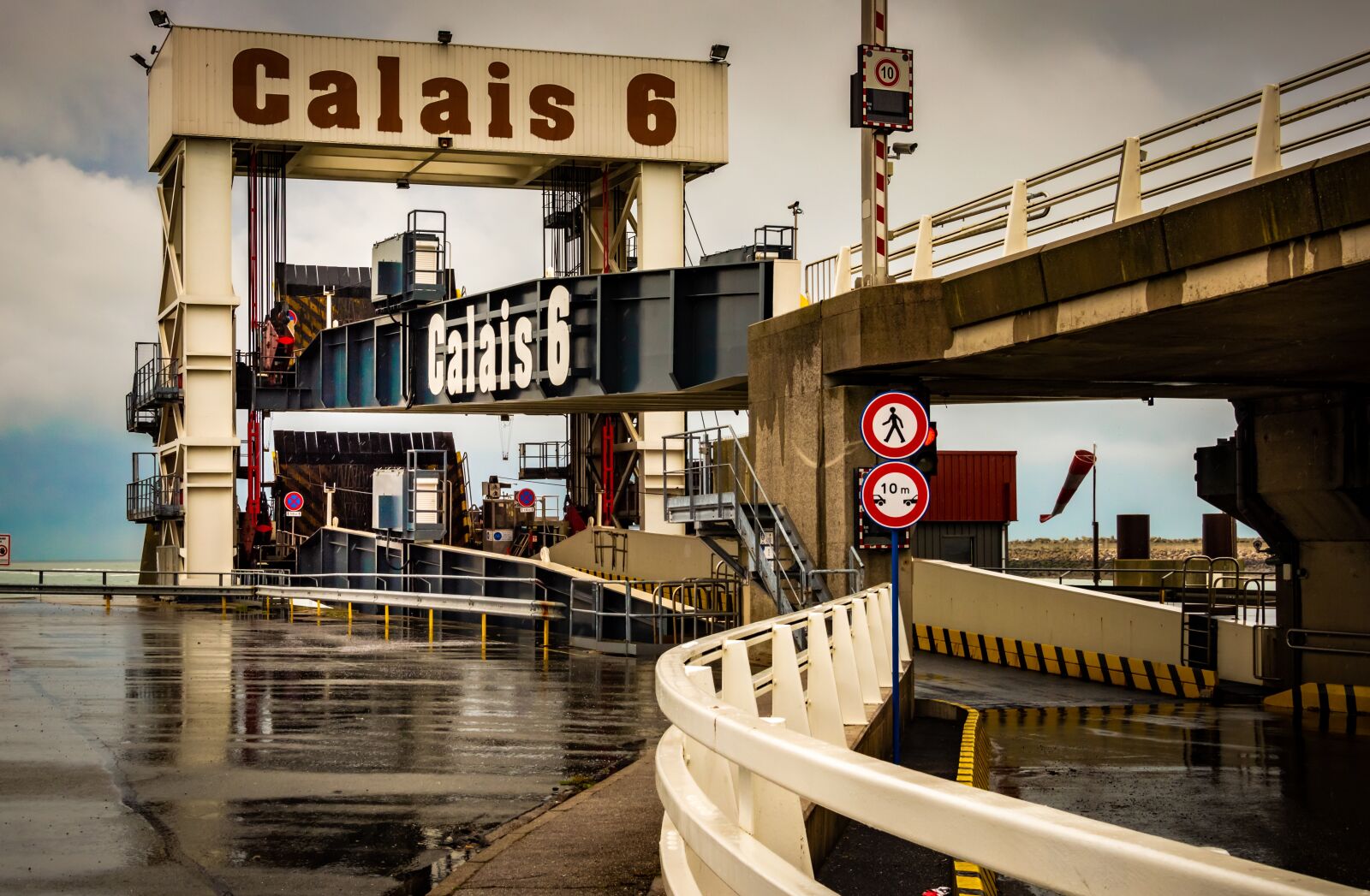 Nikon D3200 sample photo. Port, calais, horizontal photography