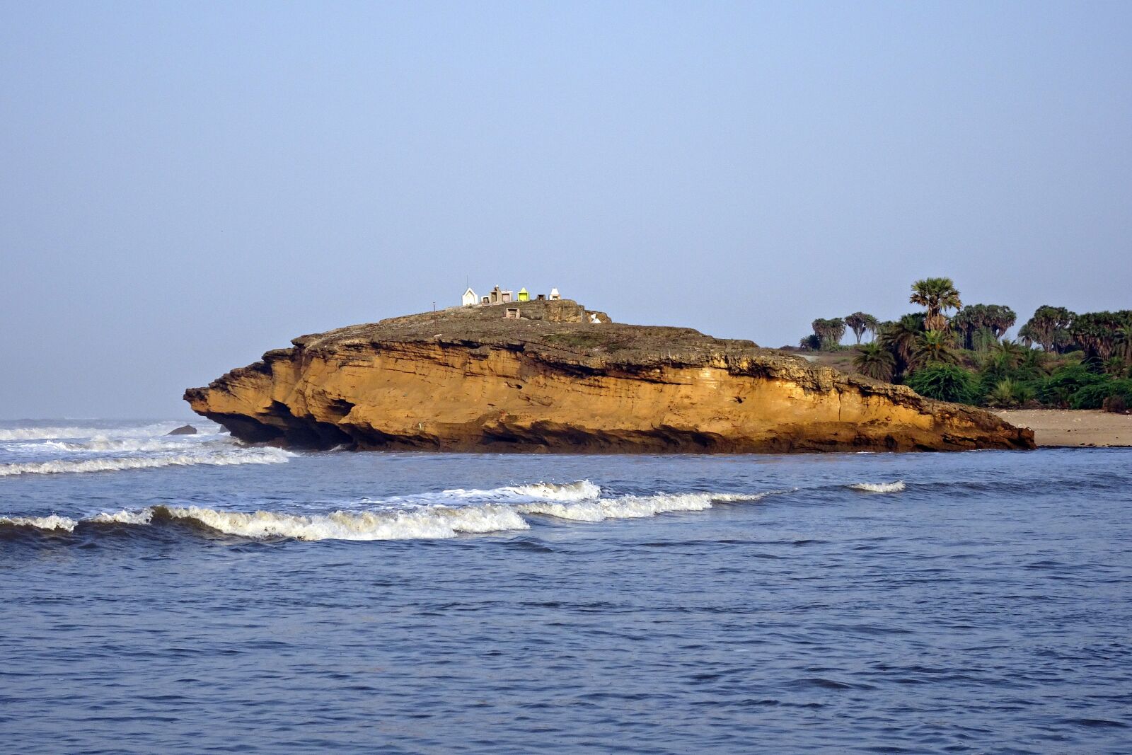 Sony Cyber-shot DSC-HX90V sample photo. Cliff, sea, rock photography