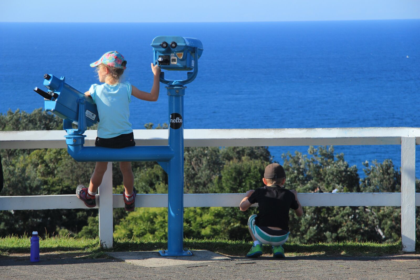 Canon EF-S 17-85mm F4-5.6 IS USM sample photo. Sea, child, blue photography