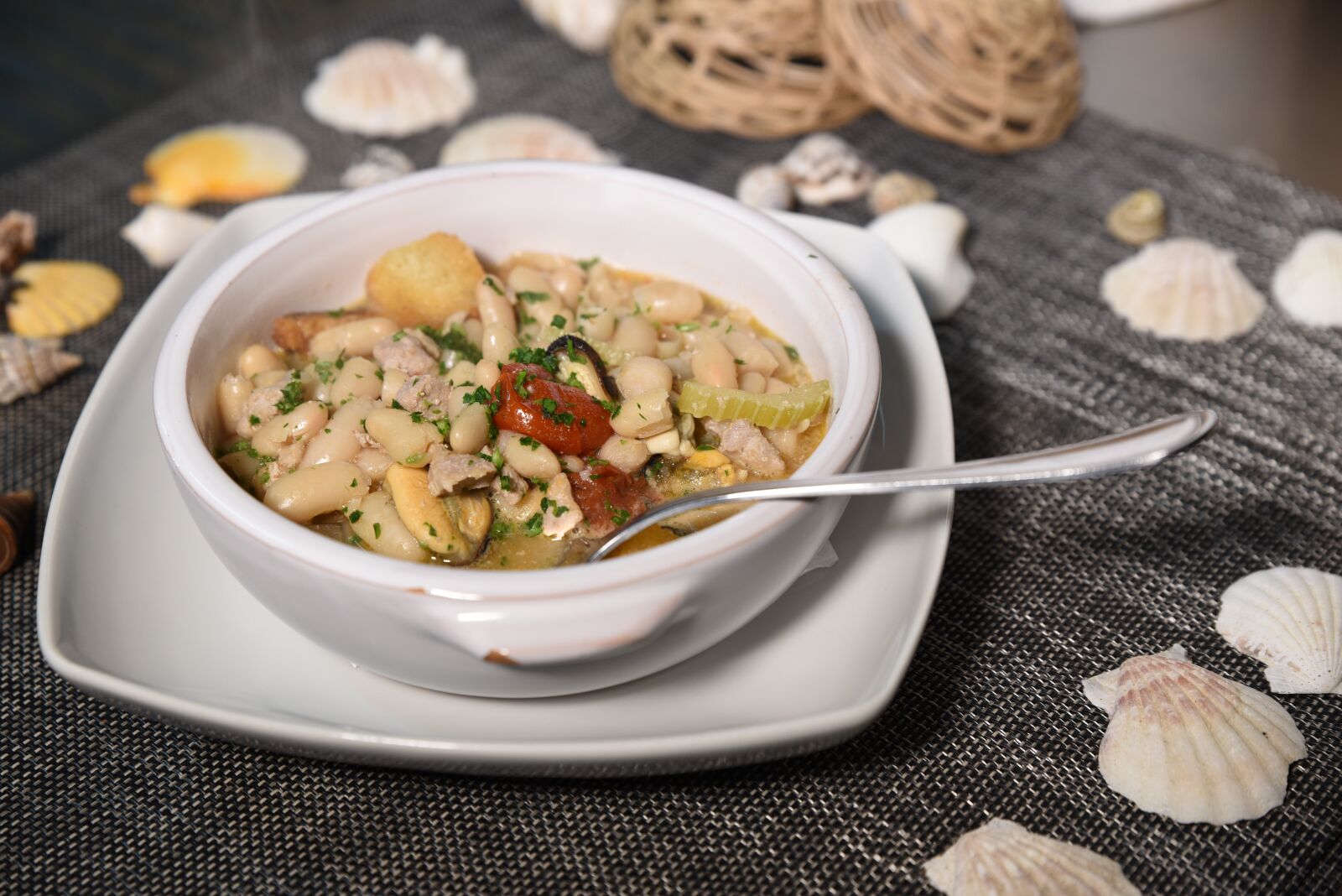 Nikon D750 sample photo. Beans, soup, napolinelpiatto photography