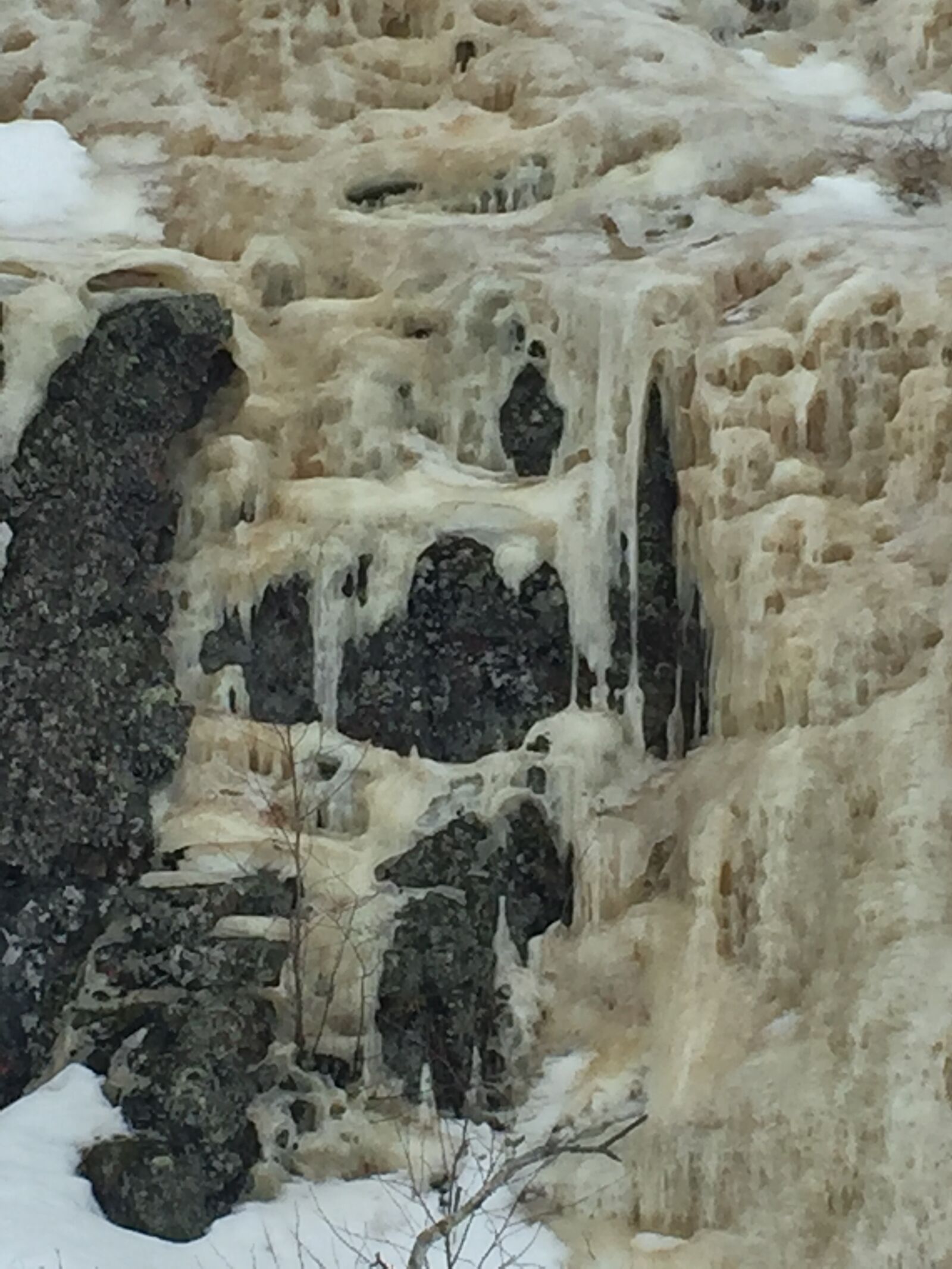 iPhone 6 back camera 4.15mm f/2.2 sample photo. Cold, frozen, ice, ice photography
