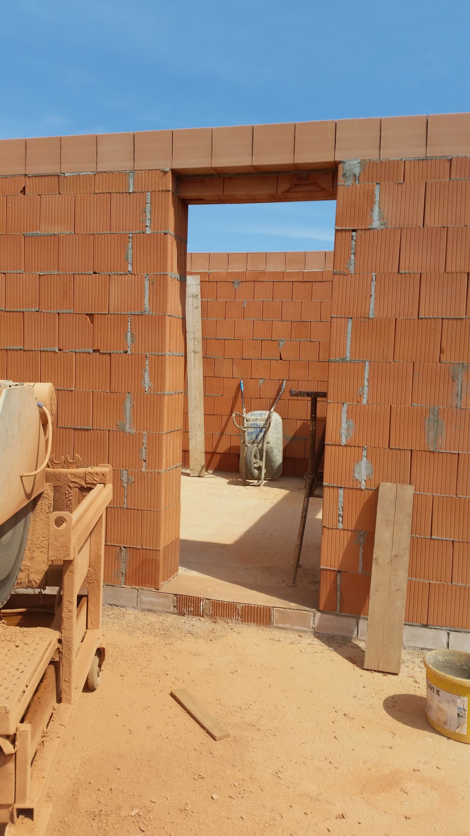 Samsung Galaxy S5 sample photo. Site, brick, housebuilding photography