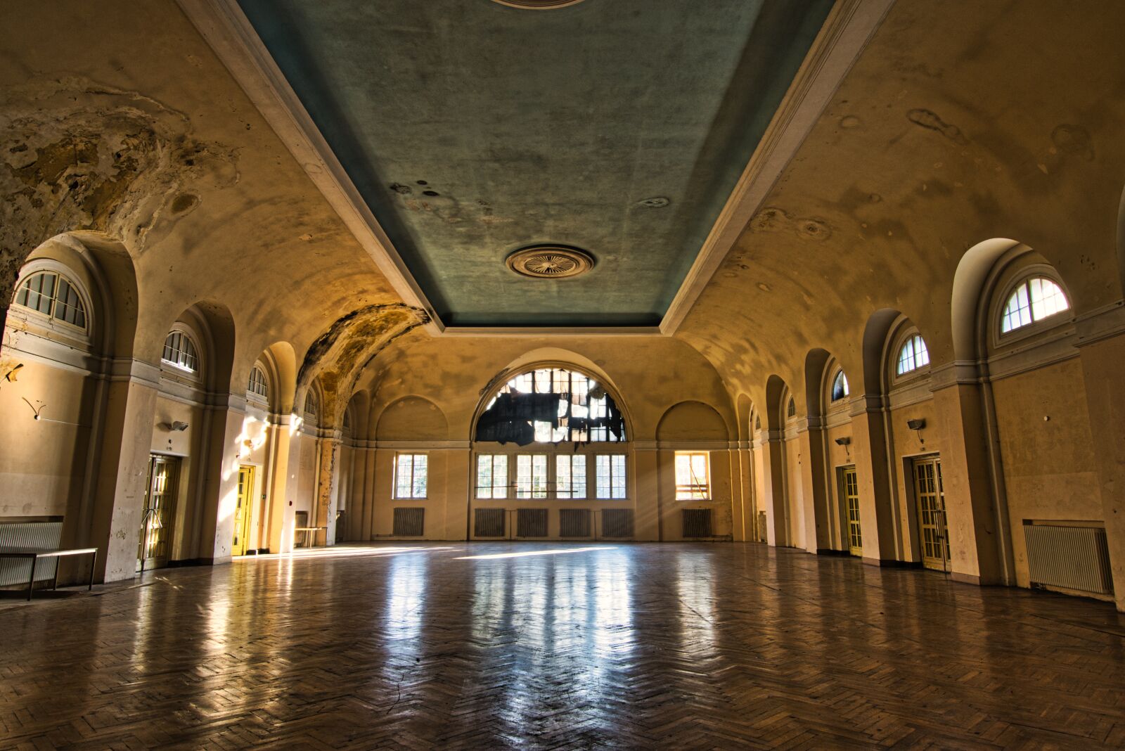 Nikon D7200 sample photo. Lost places, hall, light photography