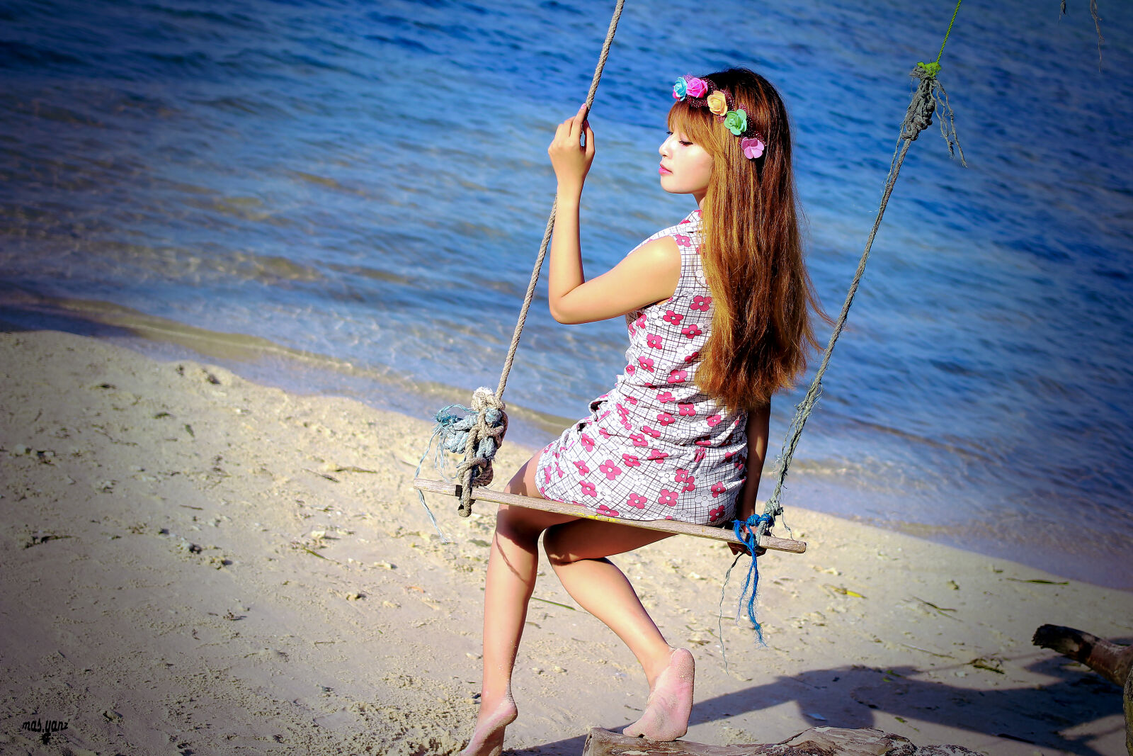 Canon EF 40mm F2.8 STM sample photo. Asian, girl, beach, beautiful photography