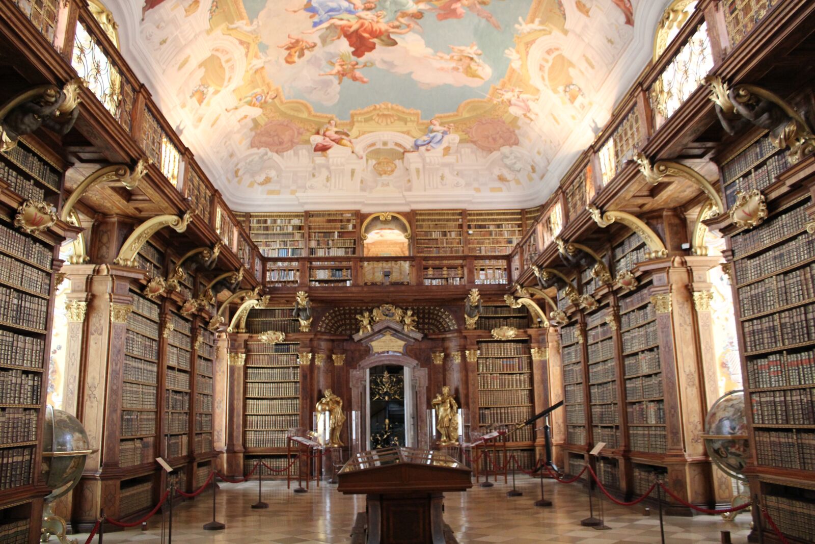 Canon EOS 550D (EOS Rebel T2i / EOS Kiss X4) sample photo. The abbey of melk photography