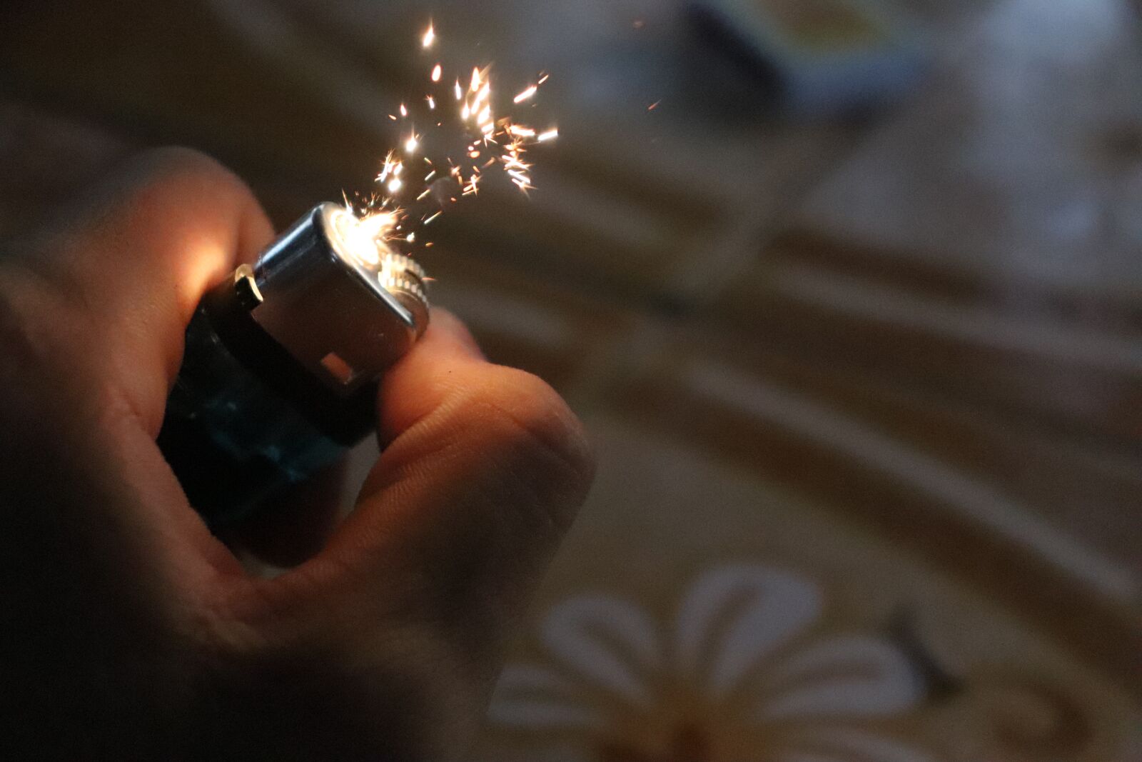 Canon EOS 800D (EOS Rebel T7i / EOS Kiss X9i) sample photo. Fire, fired, ray photography