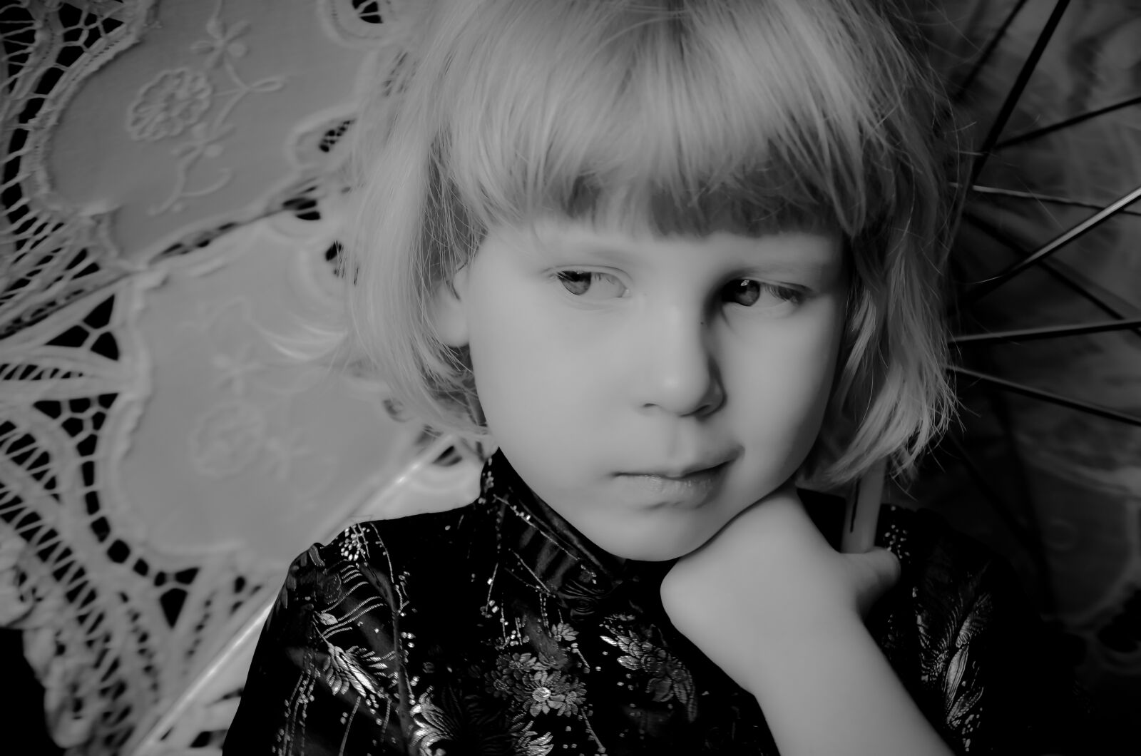 Nikon D7000 sample photo. Kids, sad girl, umbrella photography