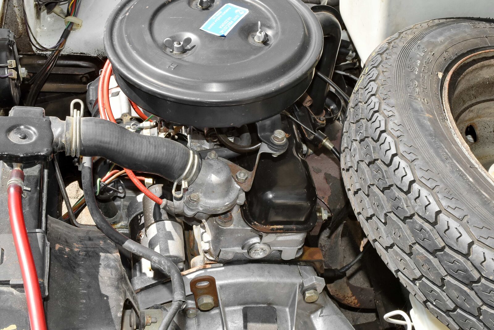 Nikon D5500 sample photo. Garage, wheel, automotive, car photography