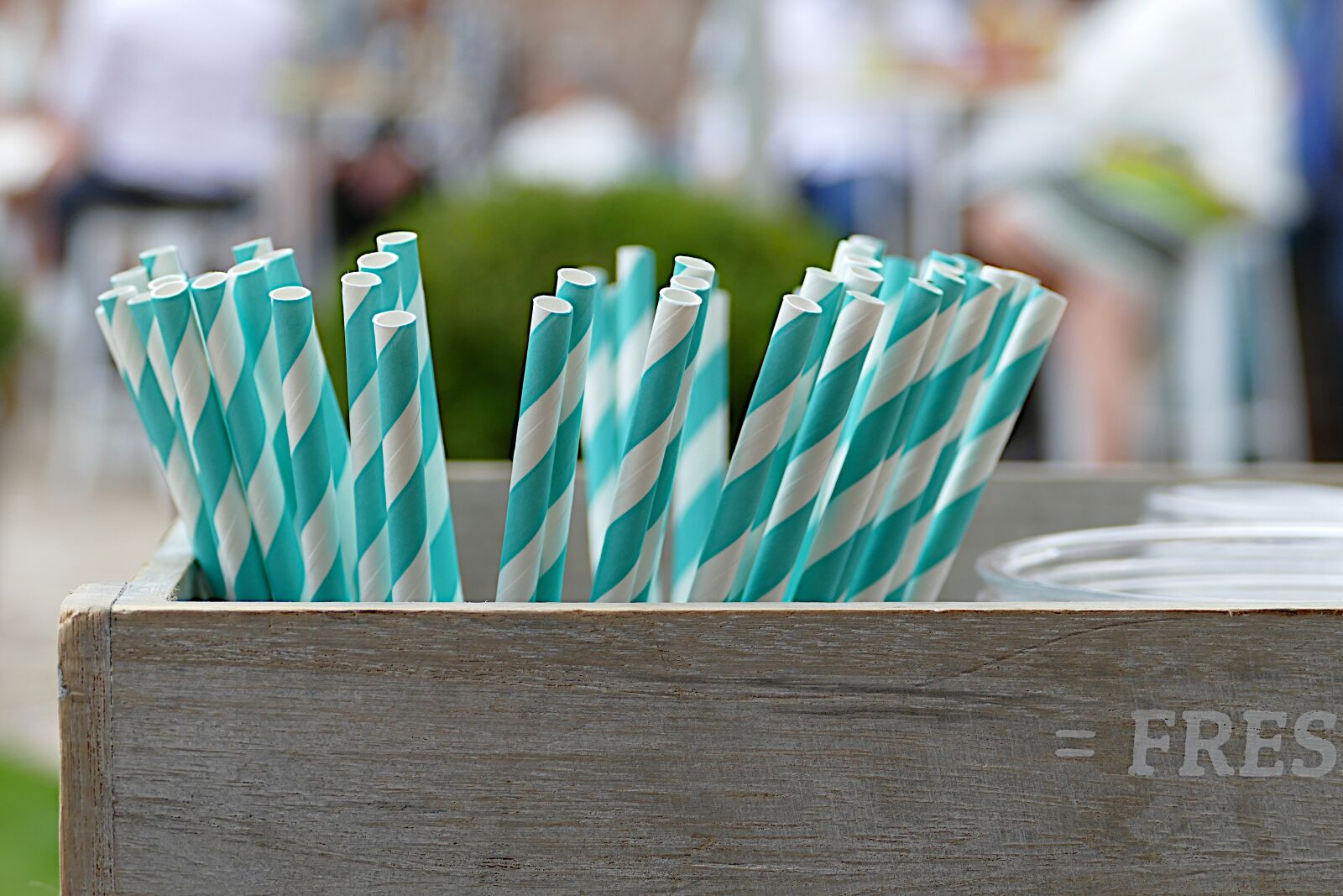 Panasonic Lumix DMC-FZ1000 sample photo. Straws, drinking, refreshment photography