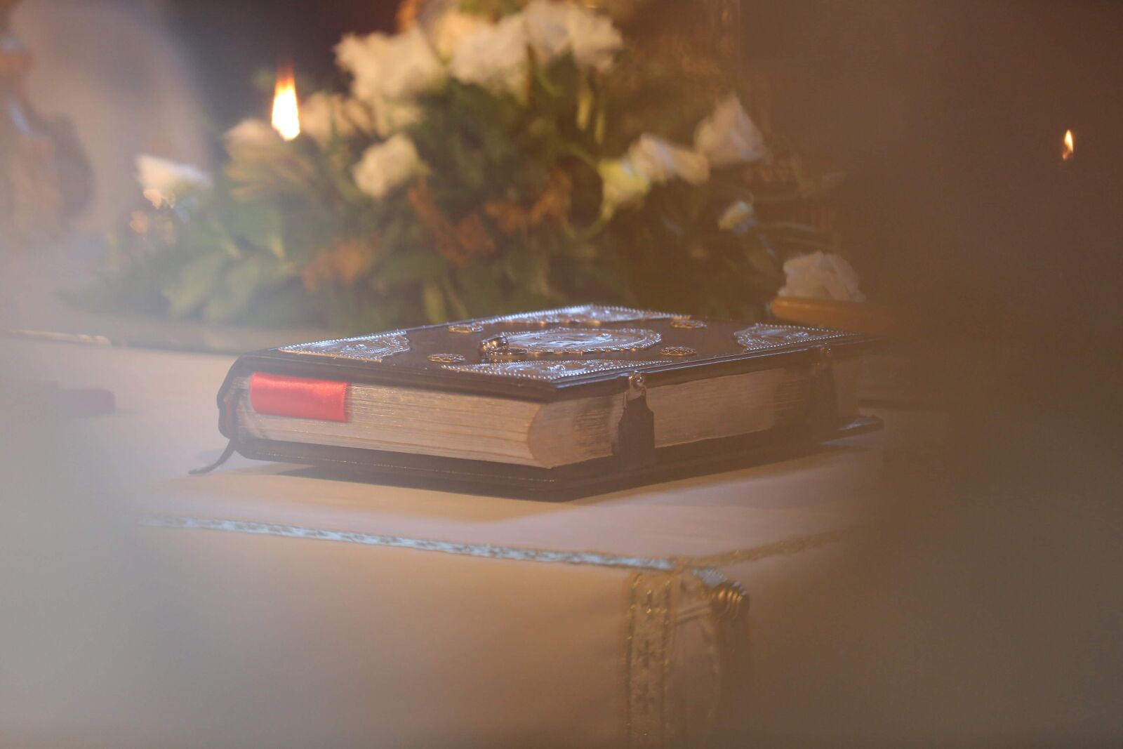 Canon EOS 5D Mark III sample photo. Bible, book, christianity, handmade photography