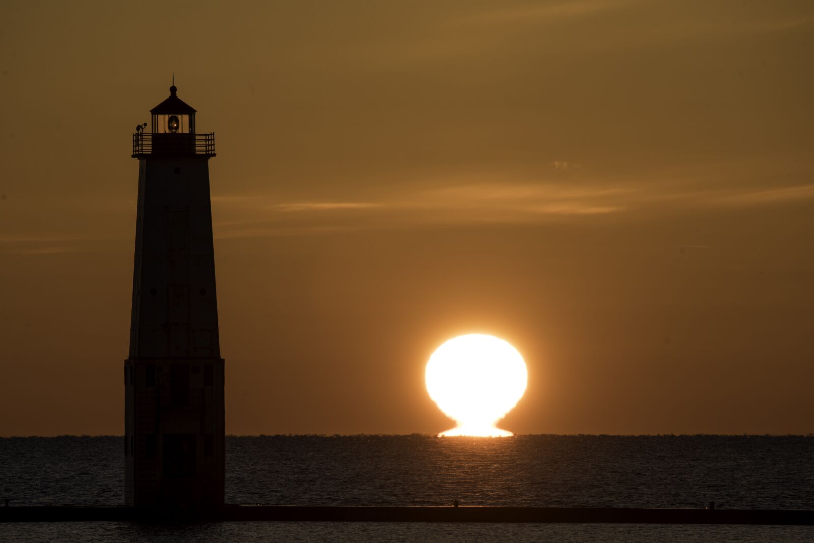 Nikon D810 sample photo. Lighthouse, frankfort, michigan photography