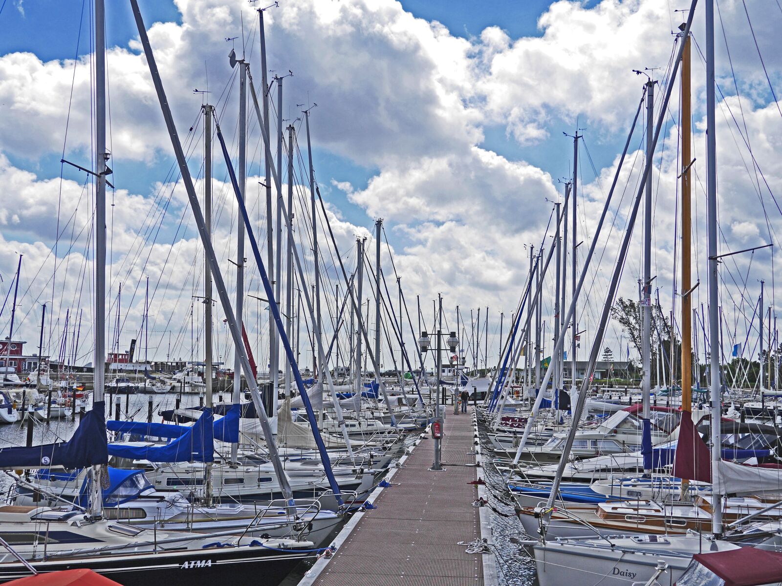 Panasonic Lumix DMC-GH3 sample photo. Marina, web, investors photography