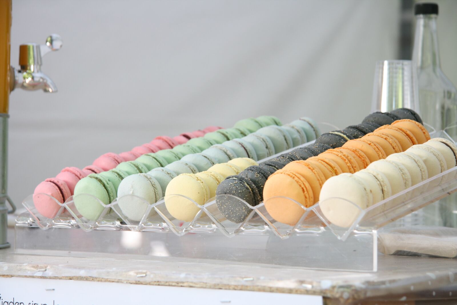 Canon EOS 400D (EOS Digital Rebel XTi / EOS Kiss Digital X) sample photo. Sweet, macarons, france photography