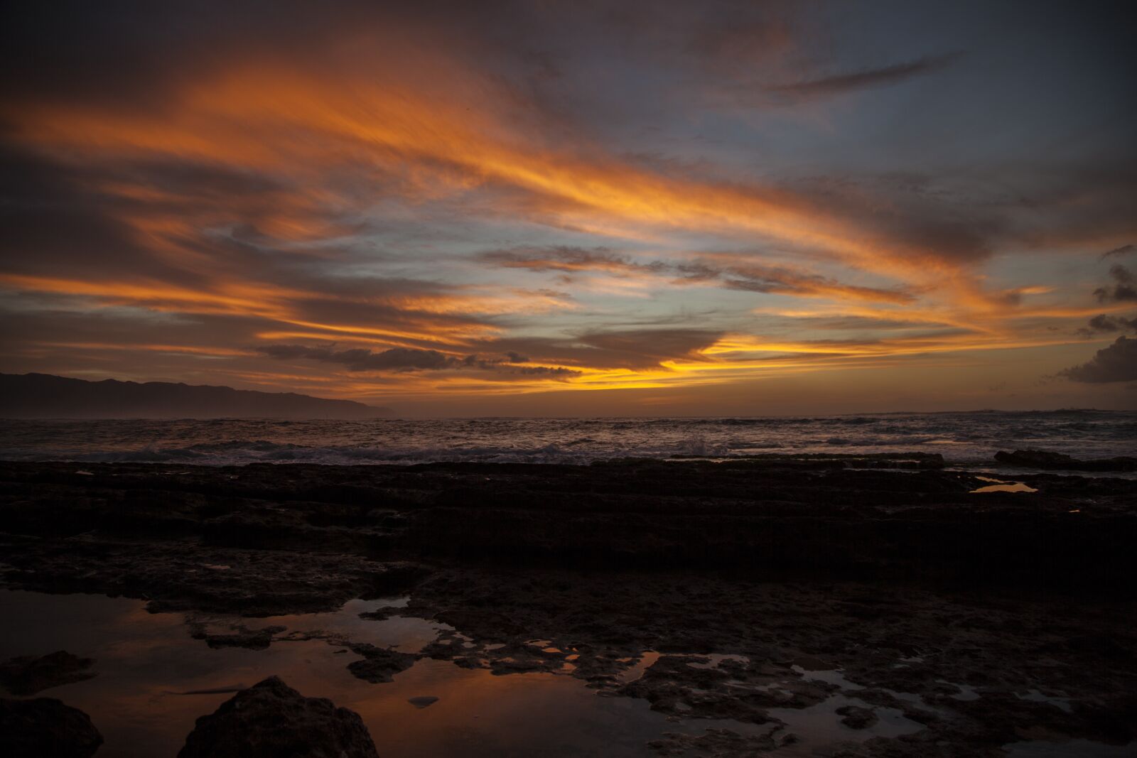 Canon EOS 5D Mark II + Canon EF 24-105mm F4L IS USM sample photo. Sunset, oahu, hawaii photography