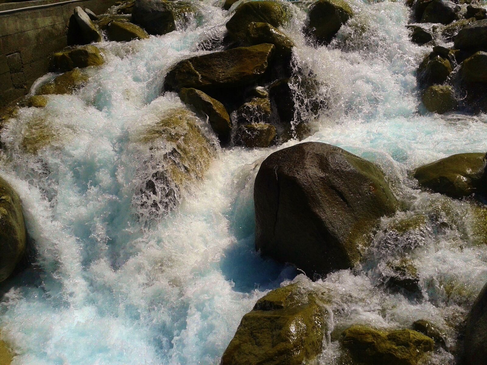 Samsung Galaxy Fame sample photo. Water, stone, nature photography
