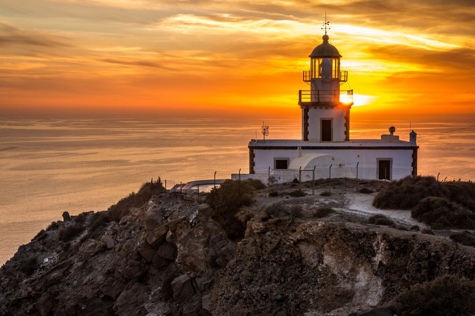 Canon EOS 700D (EOS Rebel T5i / EOS Kiss X7i) sample photo. Santorini akrotiri lighthouse, ocean photography