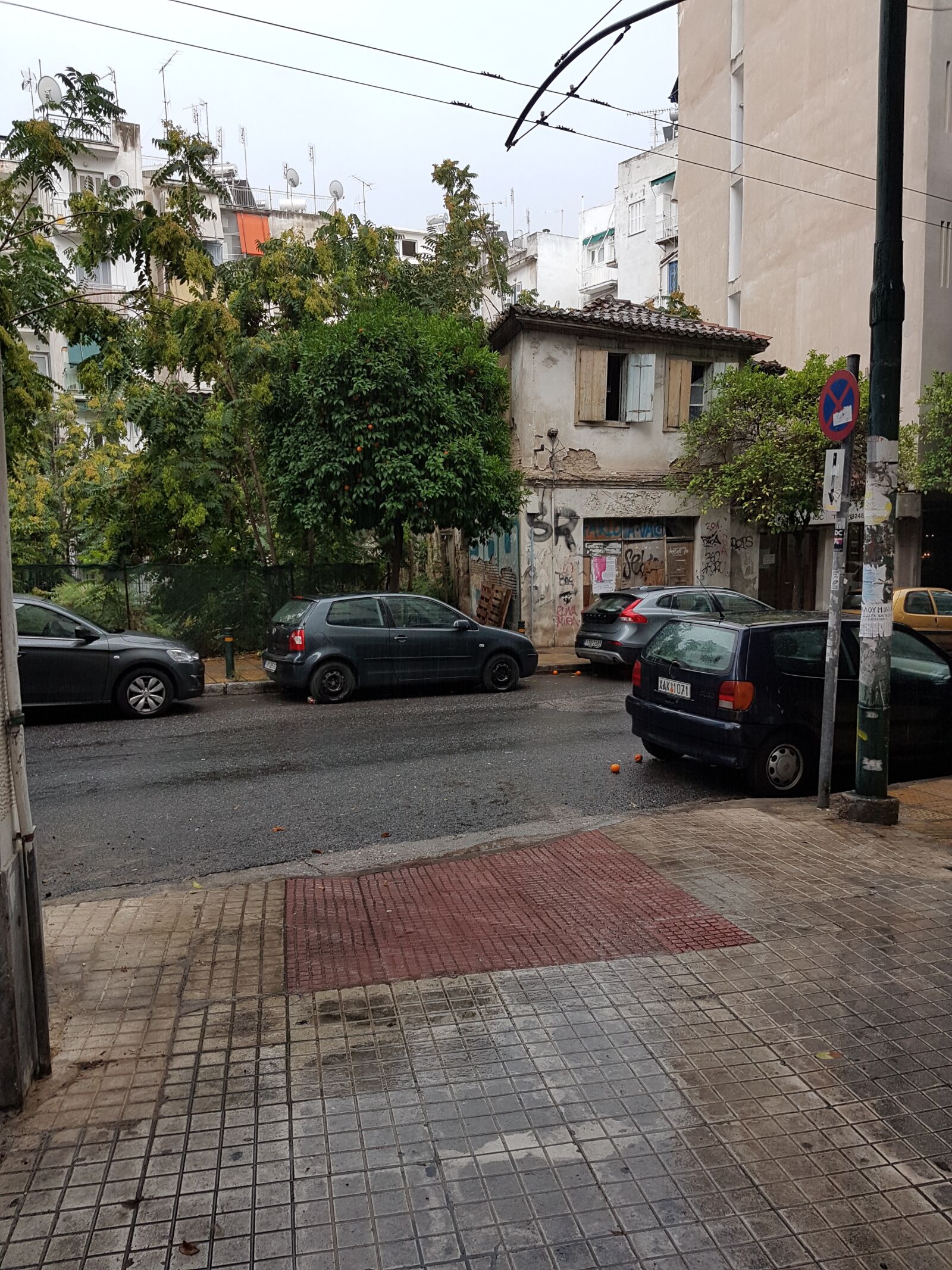 Samsung Galaxy S7 Edge sample photo. Athens, city, rain photography