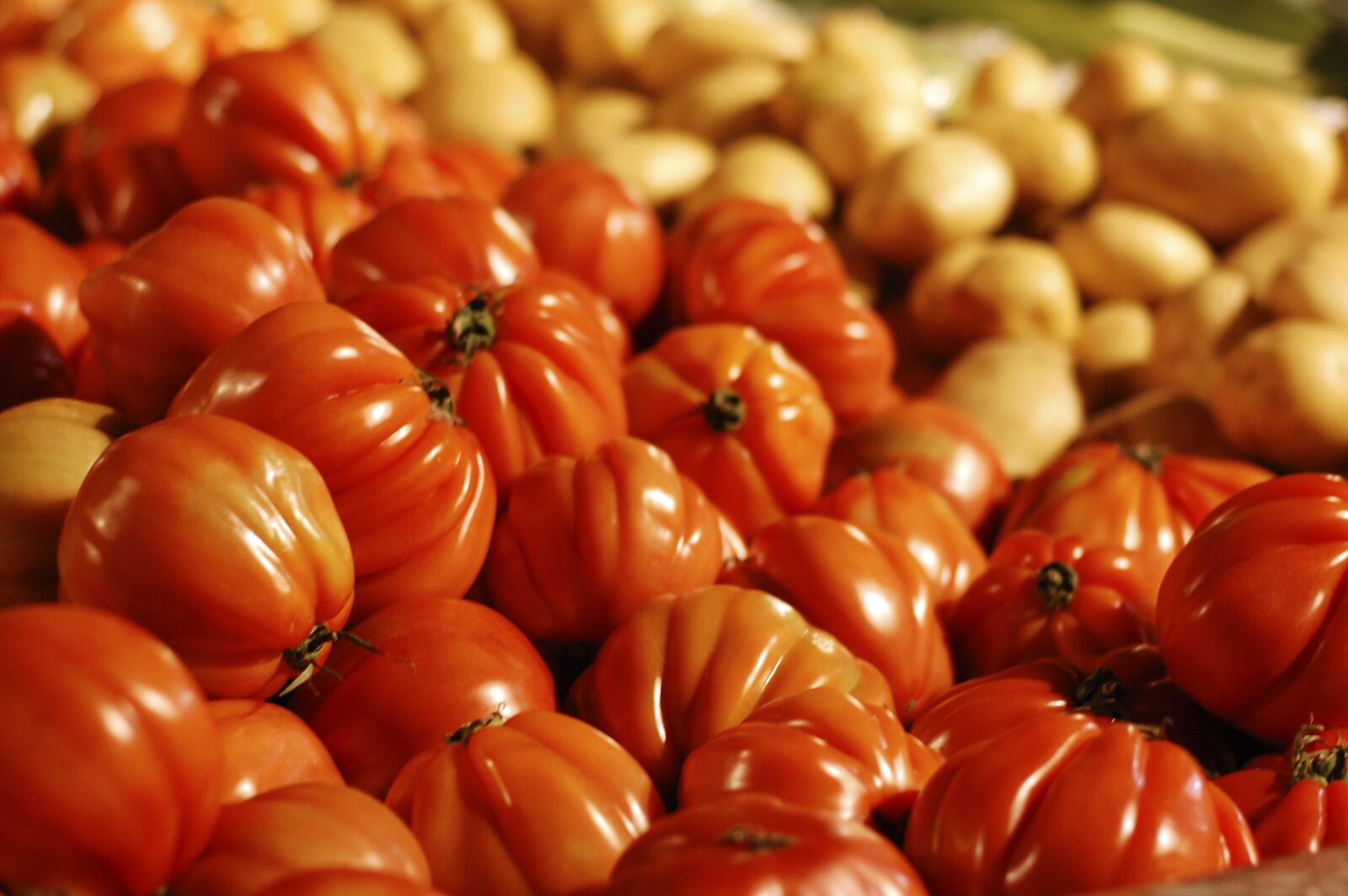 Nikon D40 sample photo. Greengrocers, fruit, shop photography