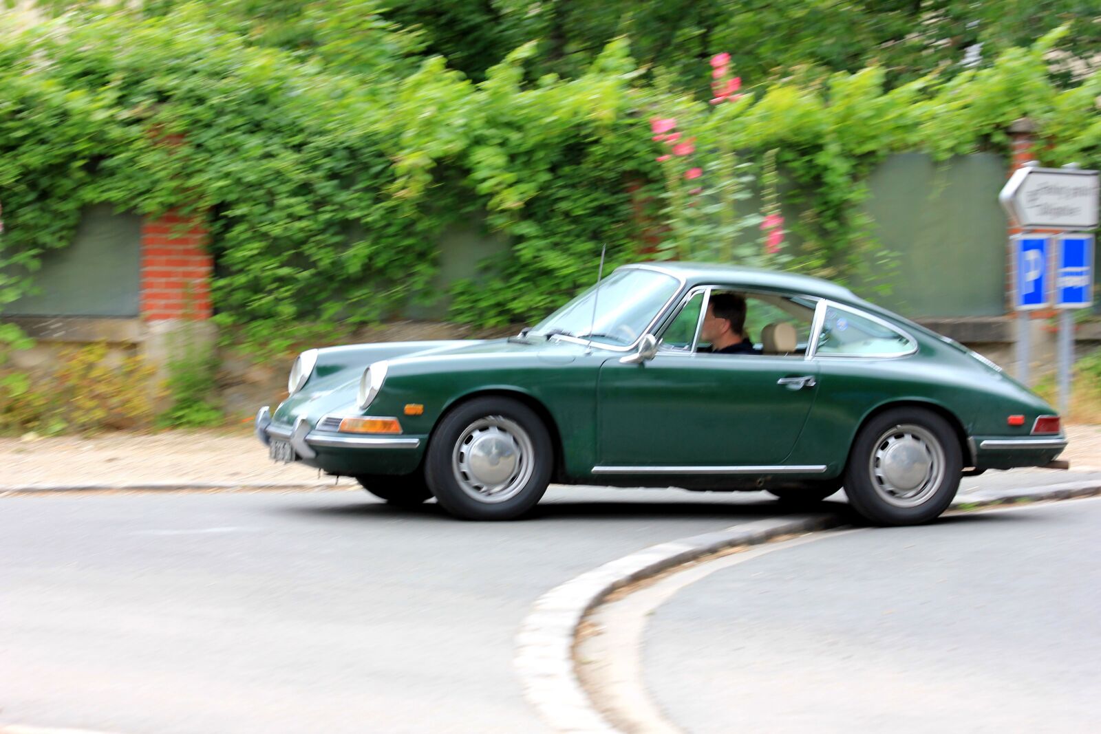 Canon EOS 550D (EOS Rebel T2i / EOS Kiss X4) sample photo. Porsche, old car, classical photography