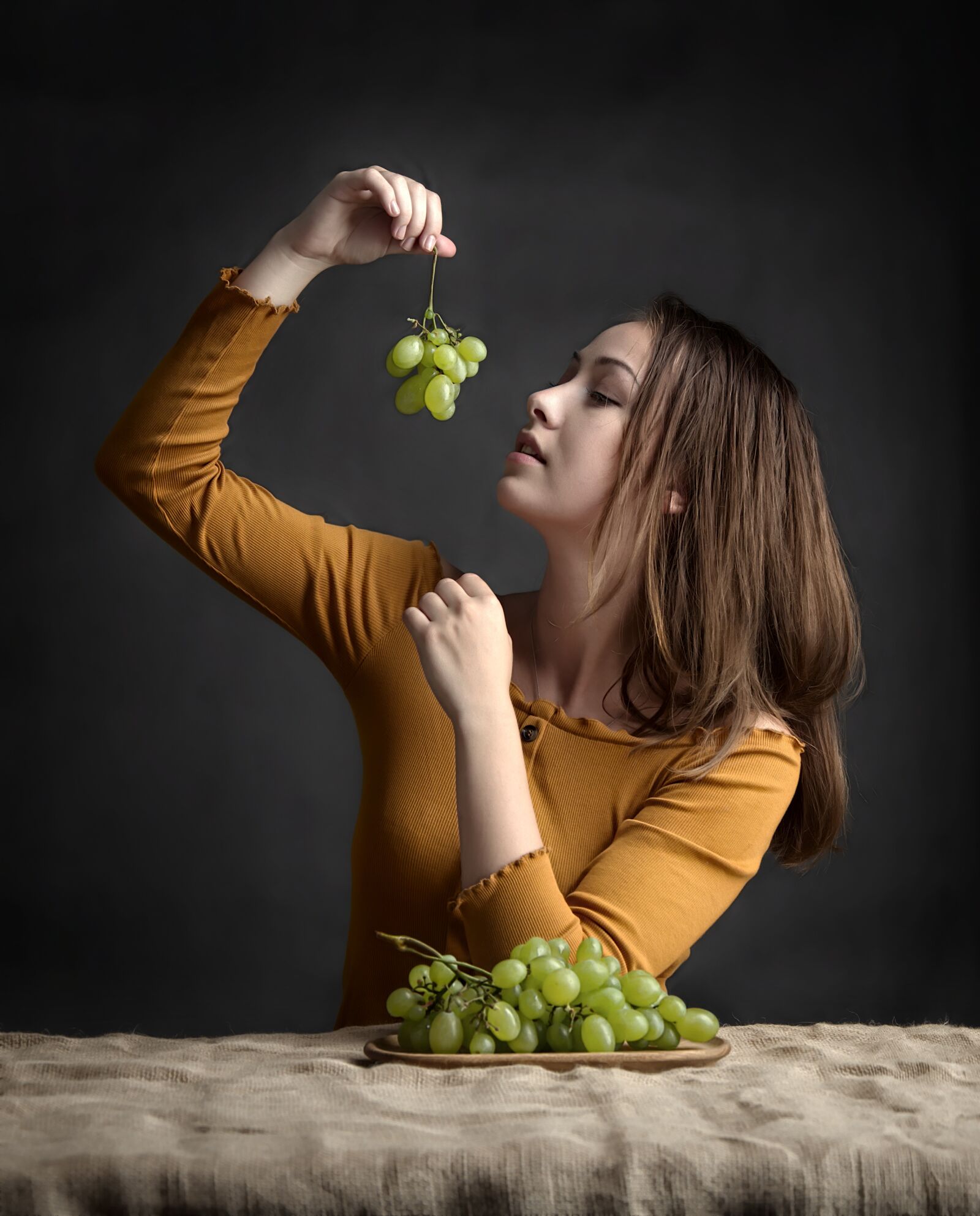 Nikon D7000 sample photo. Girl, grapes, beauty photography