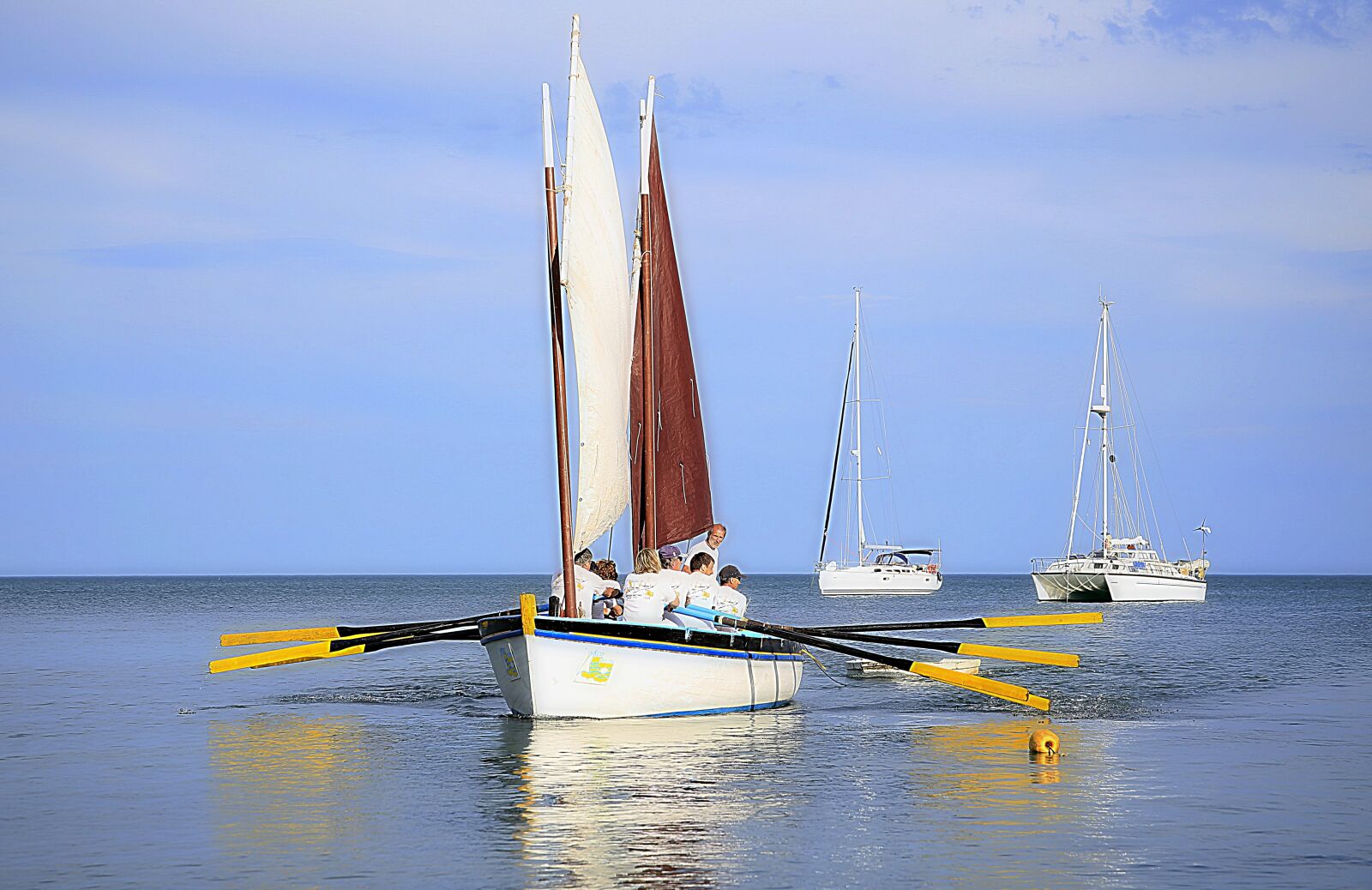 Canon EOS 5D Mark III sample photo. Boat, sea, browse photography