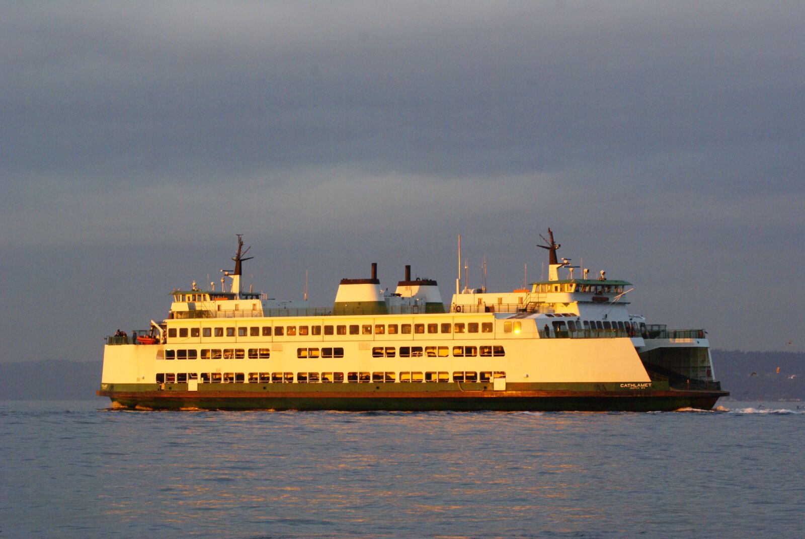 Sony Alpha DSLR-A100 sample photo. Ferry, mukilto, transportation photography