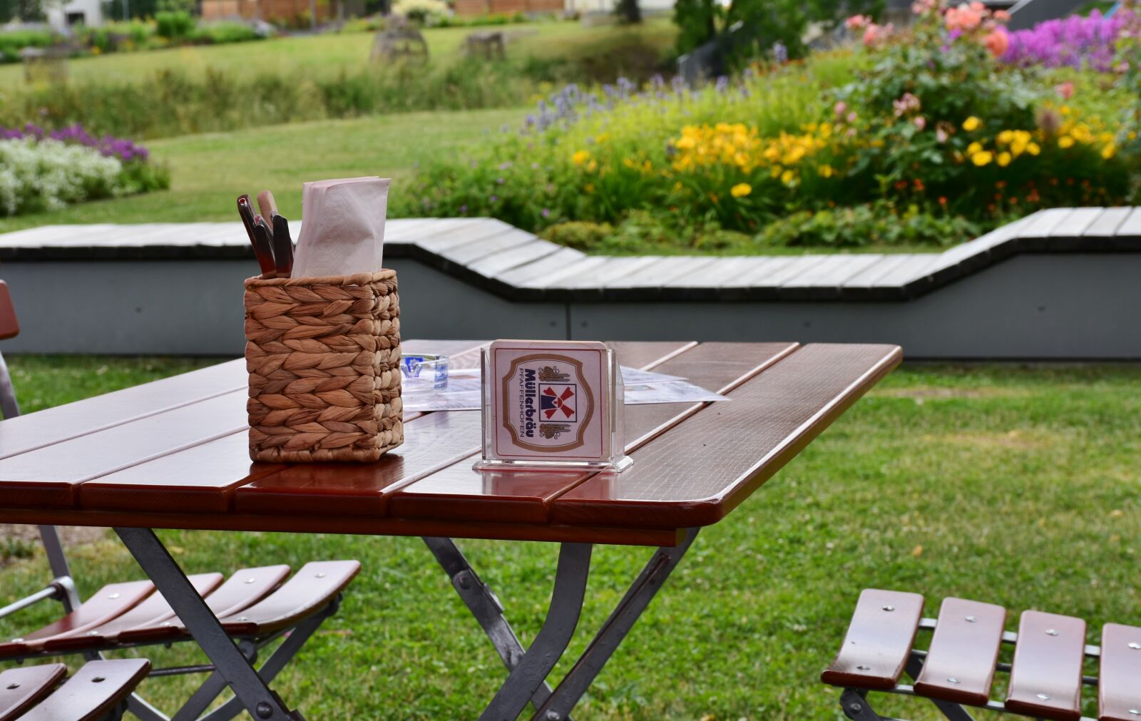 Nikon D7200 sample photo. Beer garden, table, chairs photography