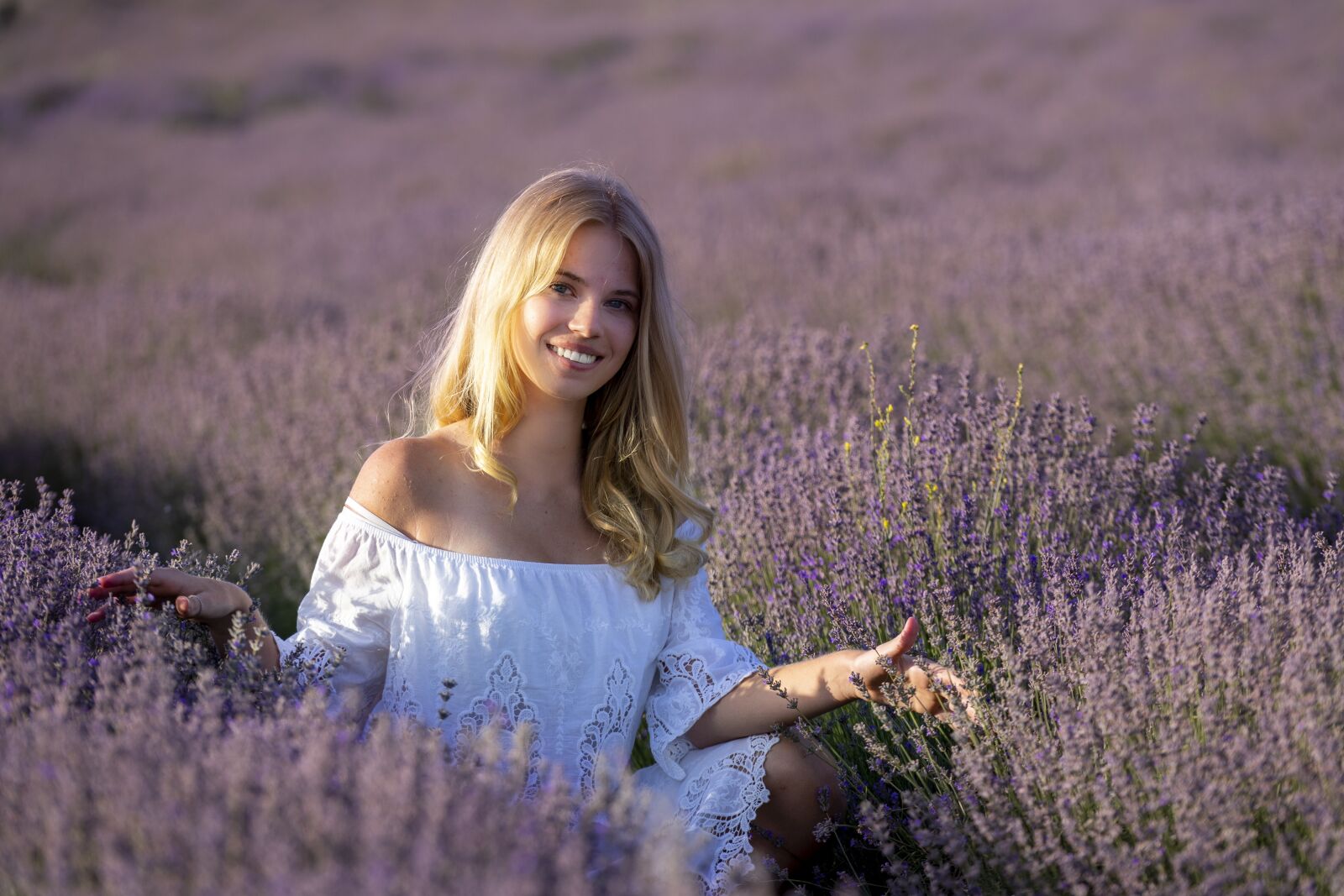 Sony a7 II + Sony FE 70-200mm F4 G OSS sample photo. Portrait, woman, girl photography