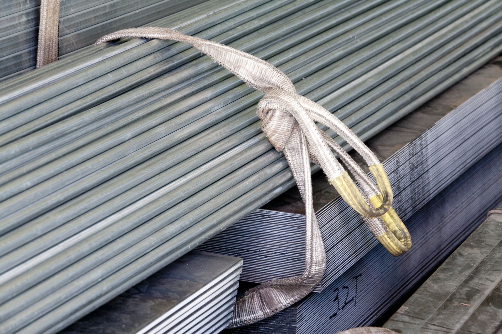Canon EOS 5D sample photo. Steel, materials, warehouse photography