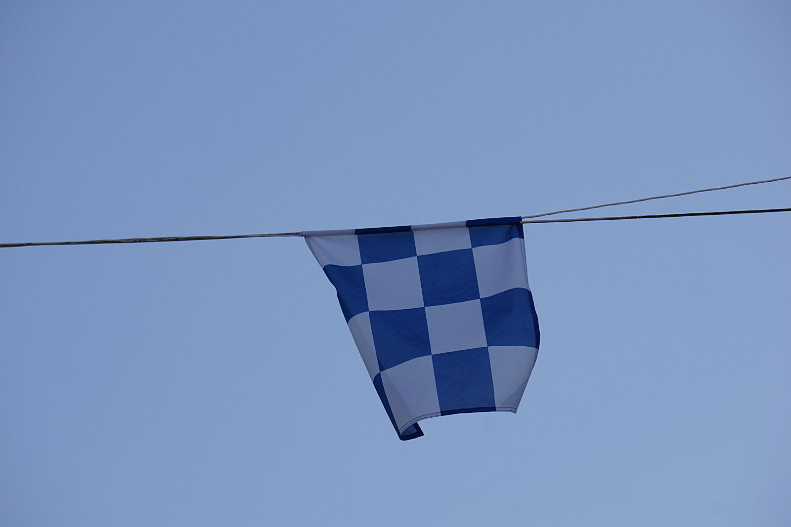 Sony a6000 sample photo. Bleu, ciel, damier, drapeau photography